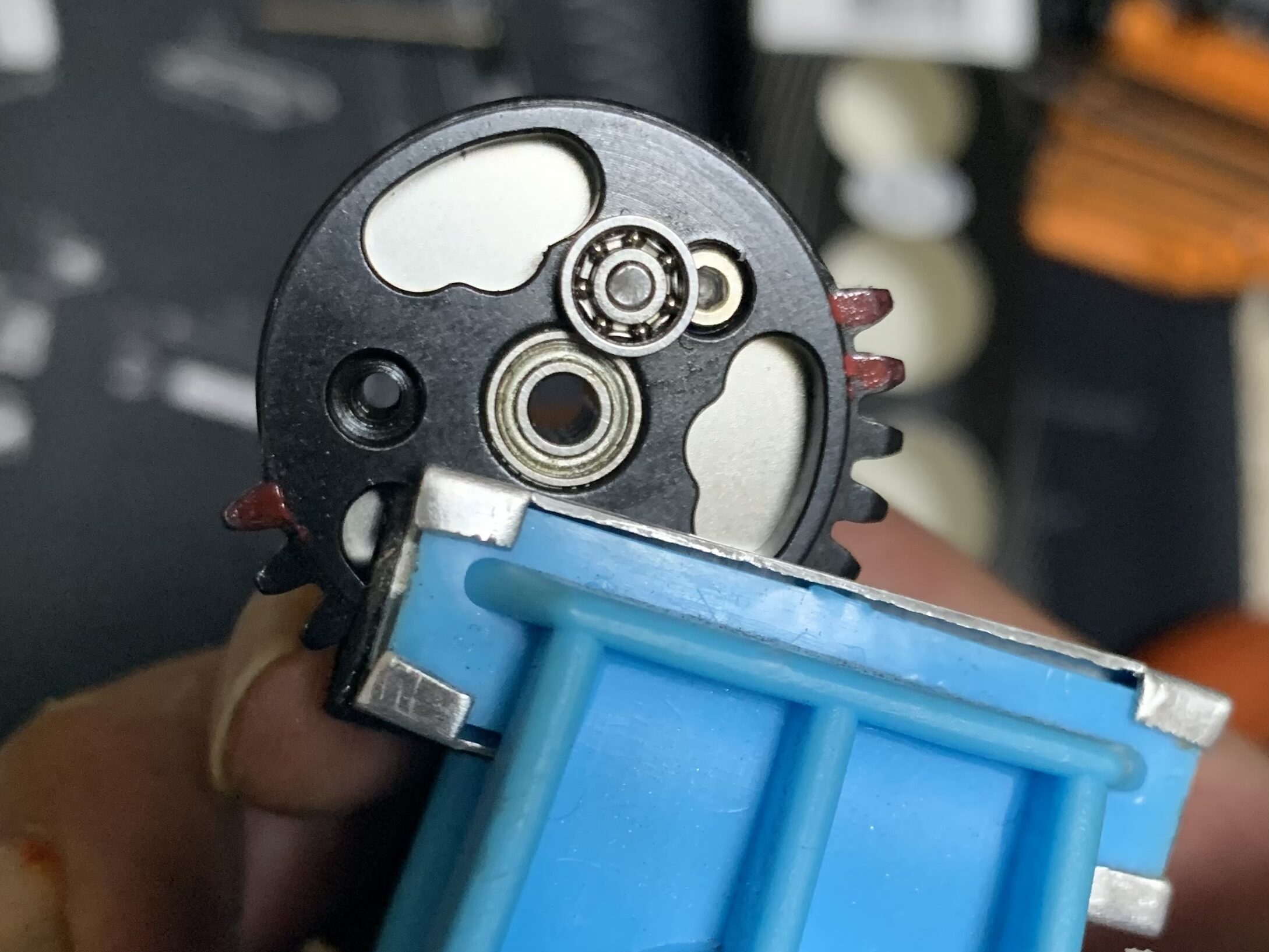 G&P XM177E1 AEG セクターギアを万力にセット