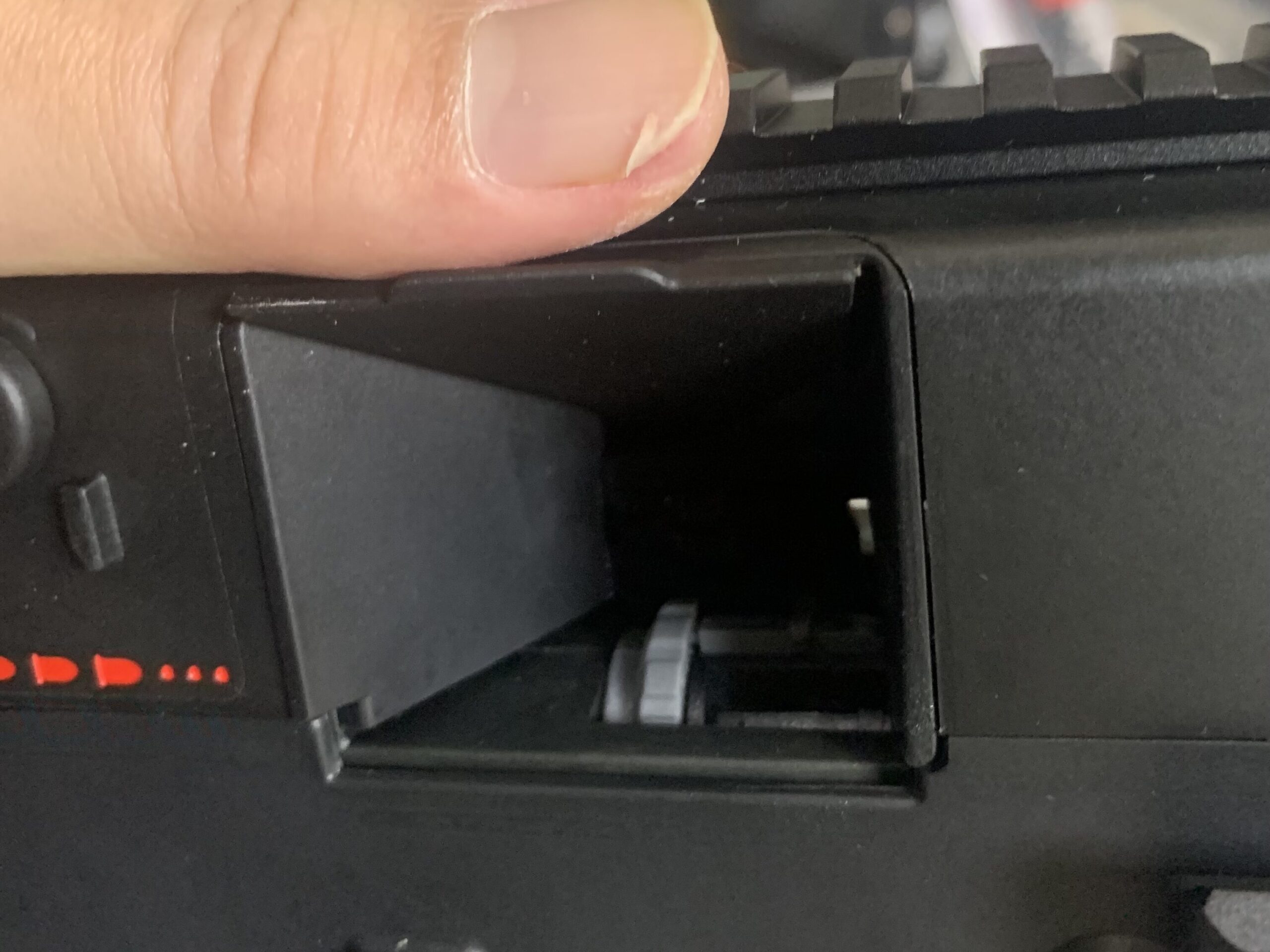 KRYTAC KRISS VECTOT 排莢ポート