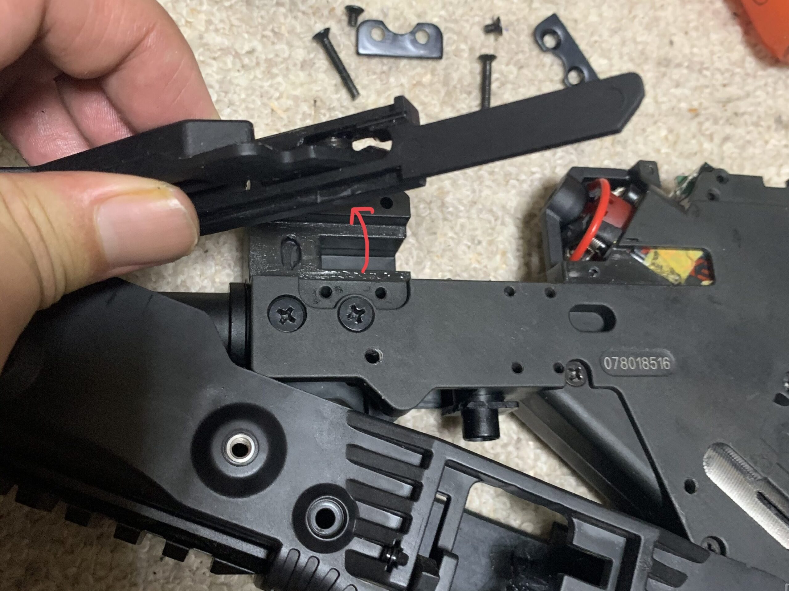 KRYTAC KRISS VECTOR ボルトハンドルの取り外し