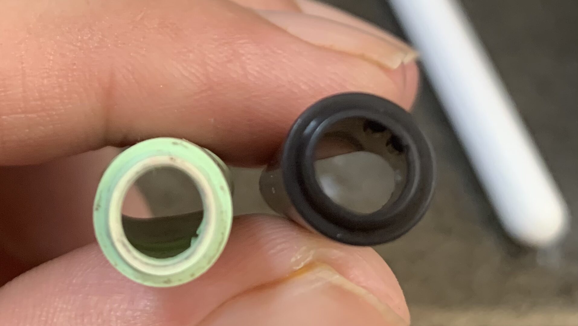 KRYTAC KRISS VECTOR メイプルリーフと宮川パッキンの比較