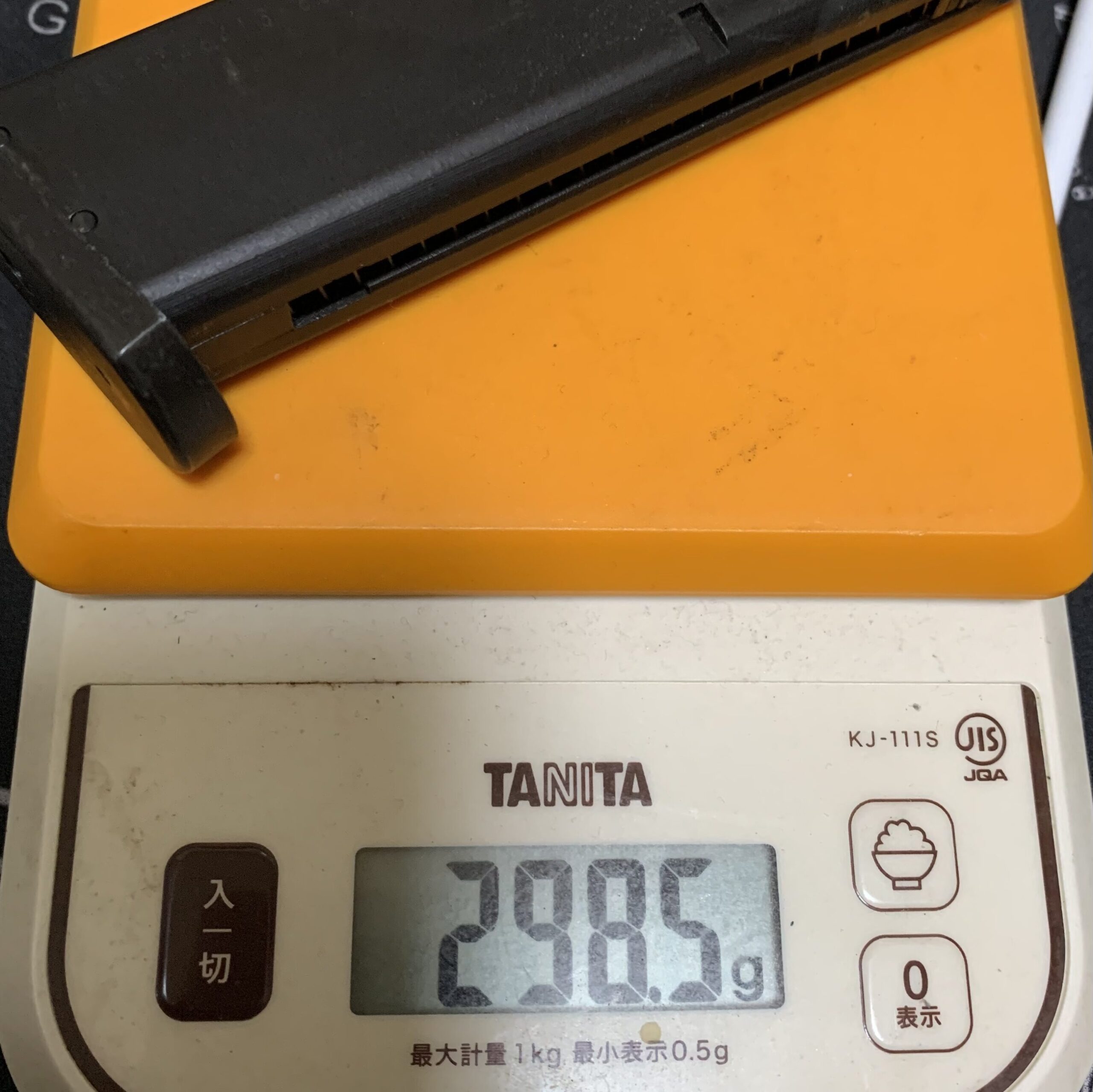  KSC M9 HW system7 ガス満タンのマガジン重量