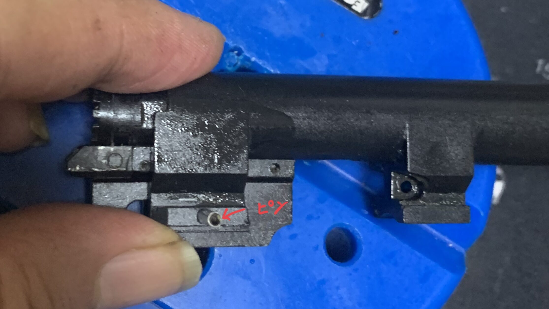  KSC M9 HW system7 アウターバレル固定ピンの圧入