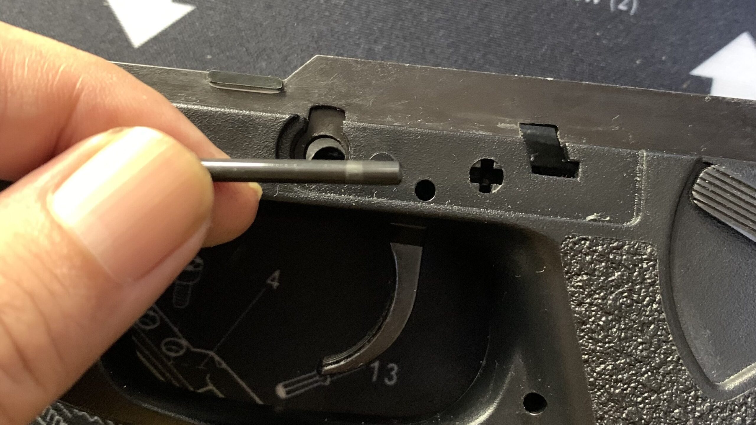 KSC MK23 ソーコムピストル　CO2 ABS ハンマーメカ固定ピンを抜く