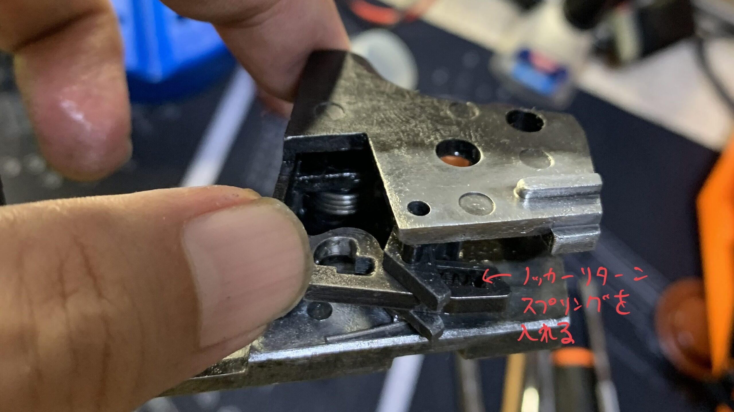 KSC MK23 ソーコムピストル　CO2 ABS ノッカーリターンスプリングの組み立て