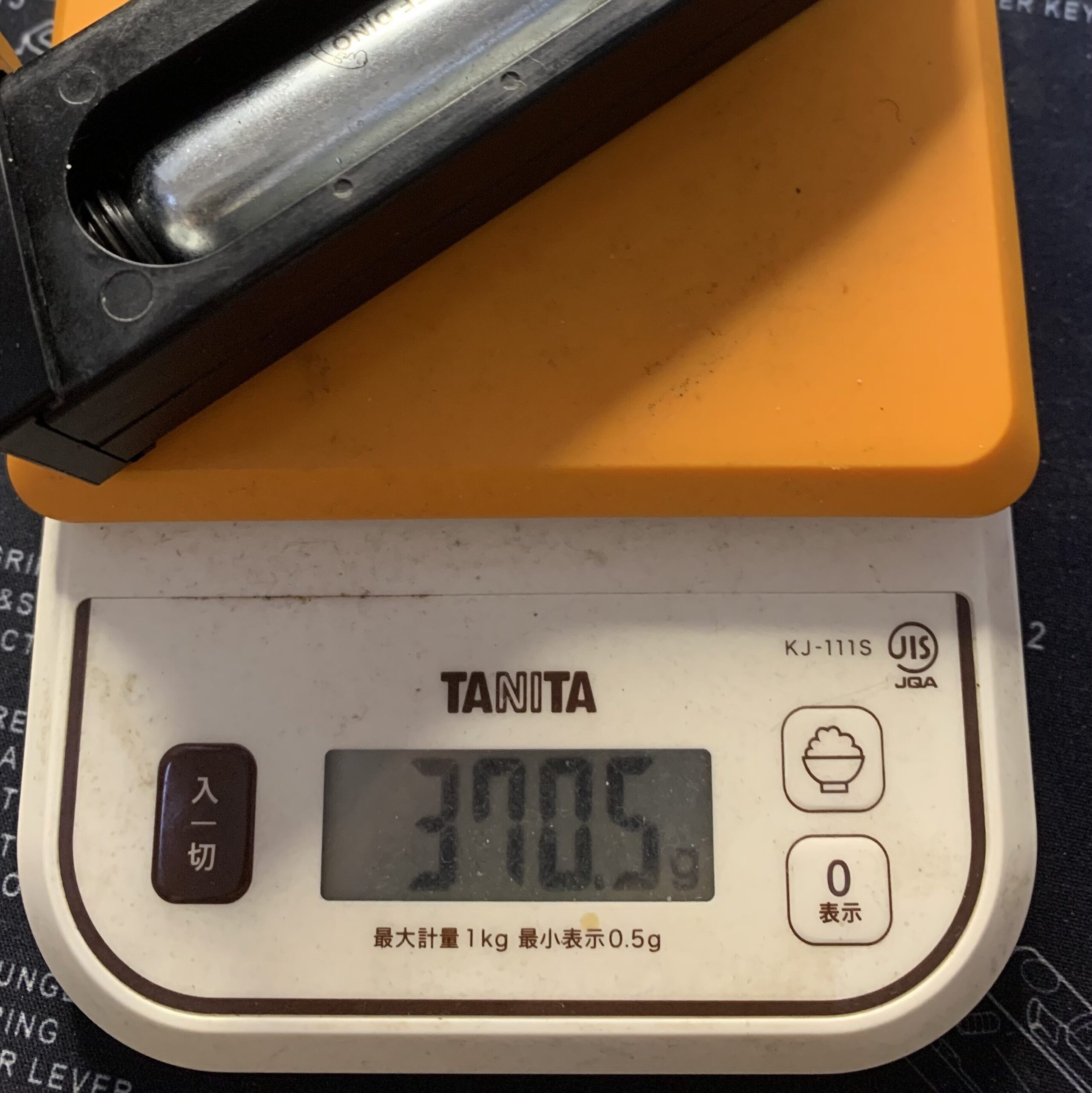 KSC MK23 ソーコムピストル　CO2 ABS カスタム ガス満タンのマガジン重量