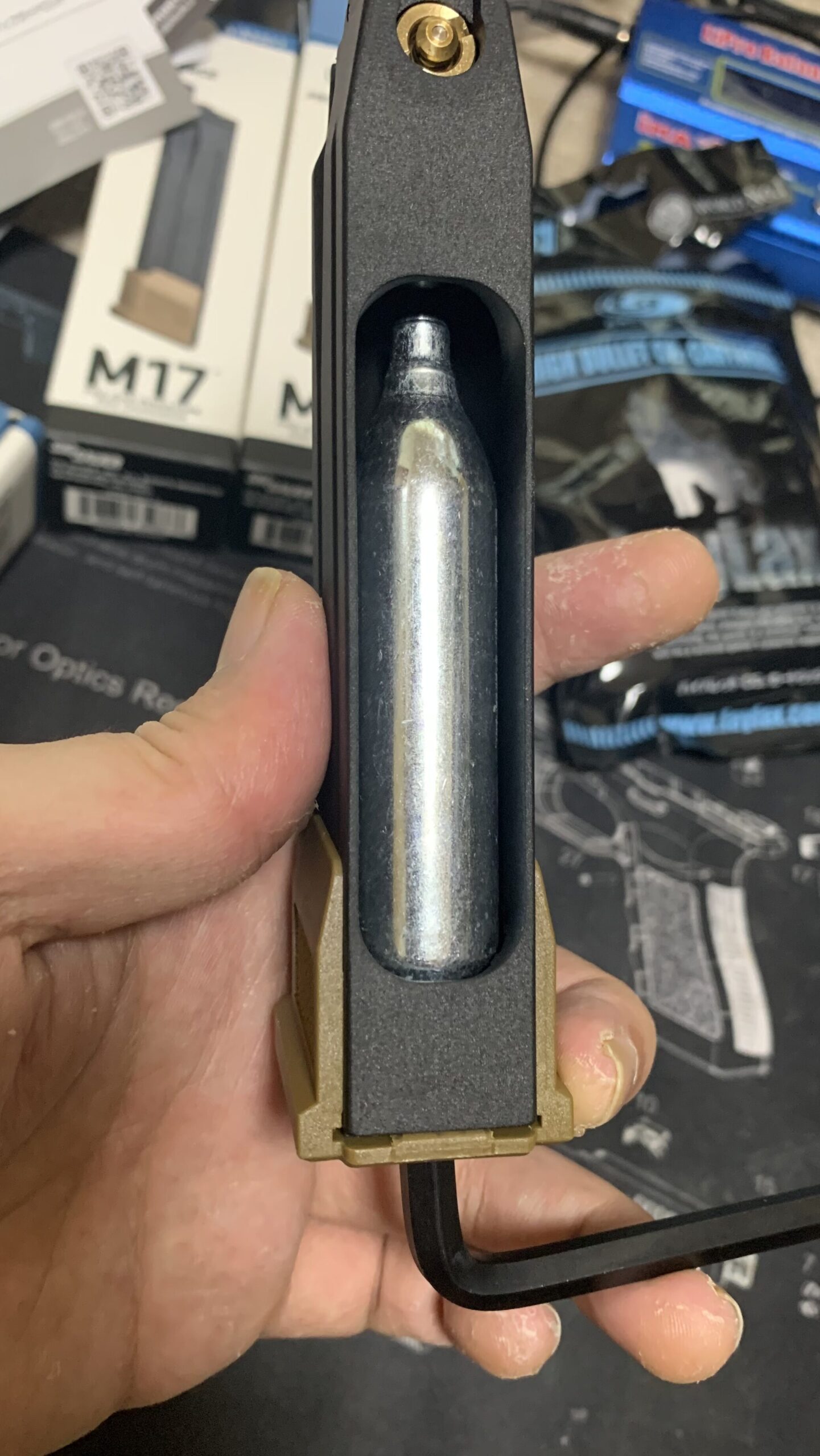 laylaxm17 ボンベの締め上げ