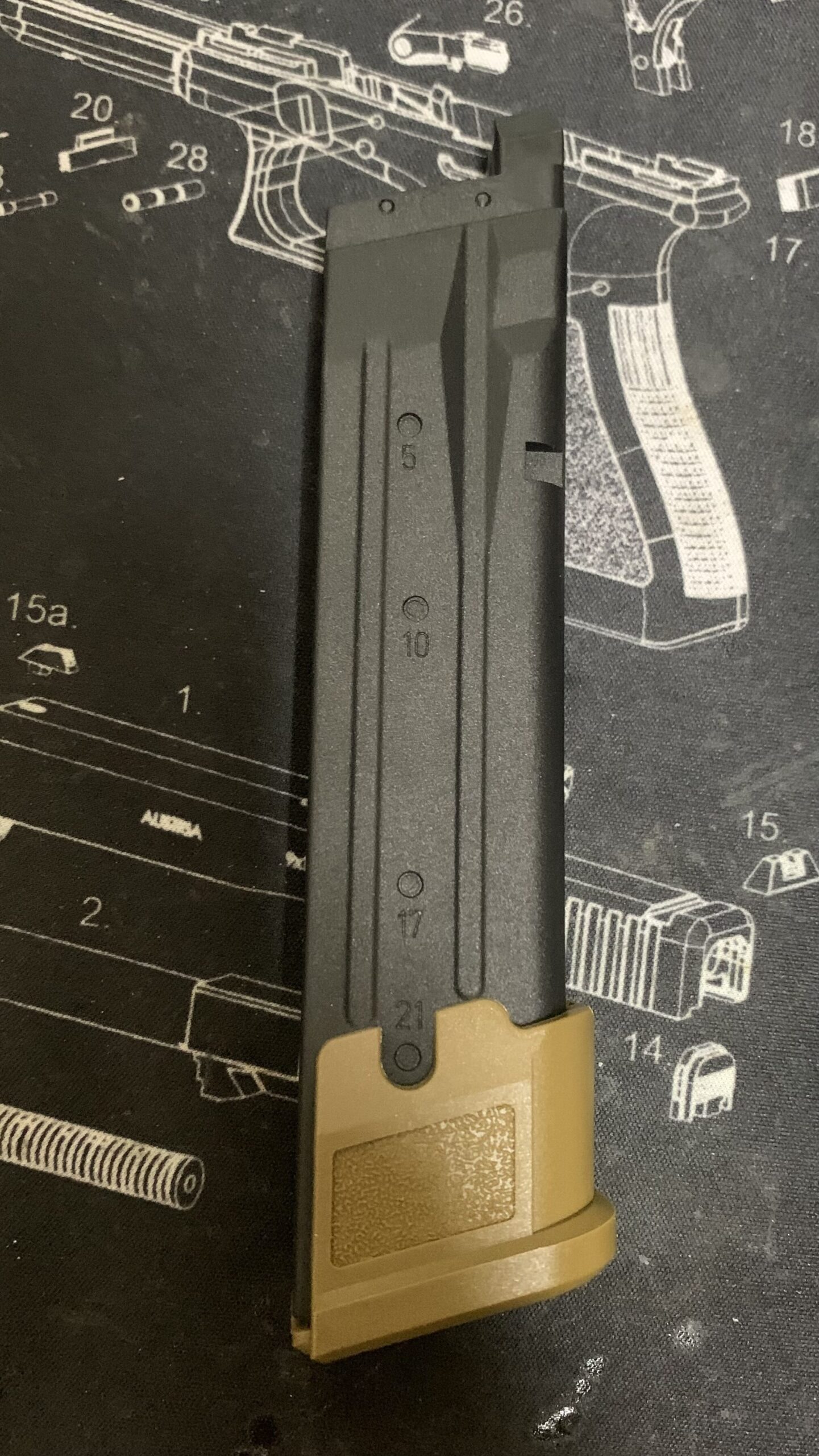 laylaxm17 マガジンサイド