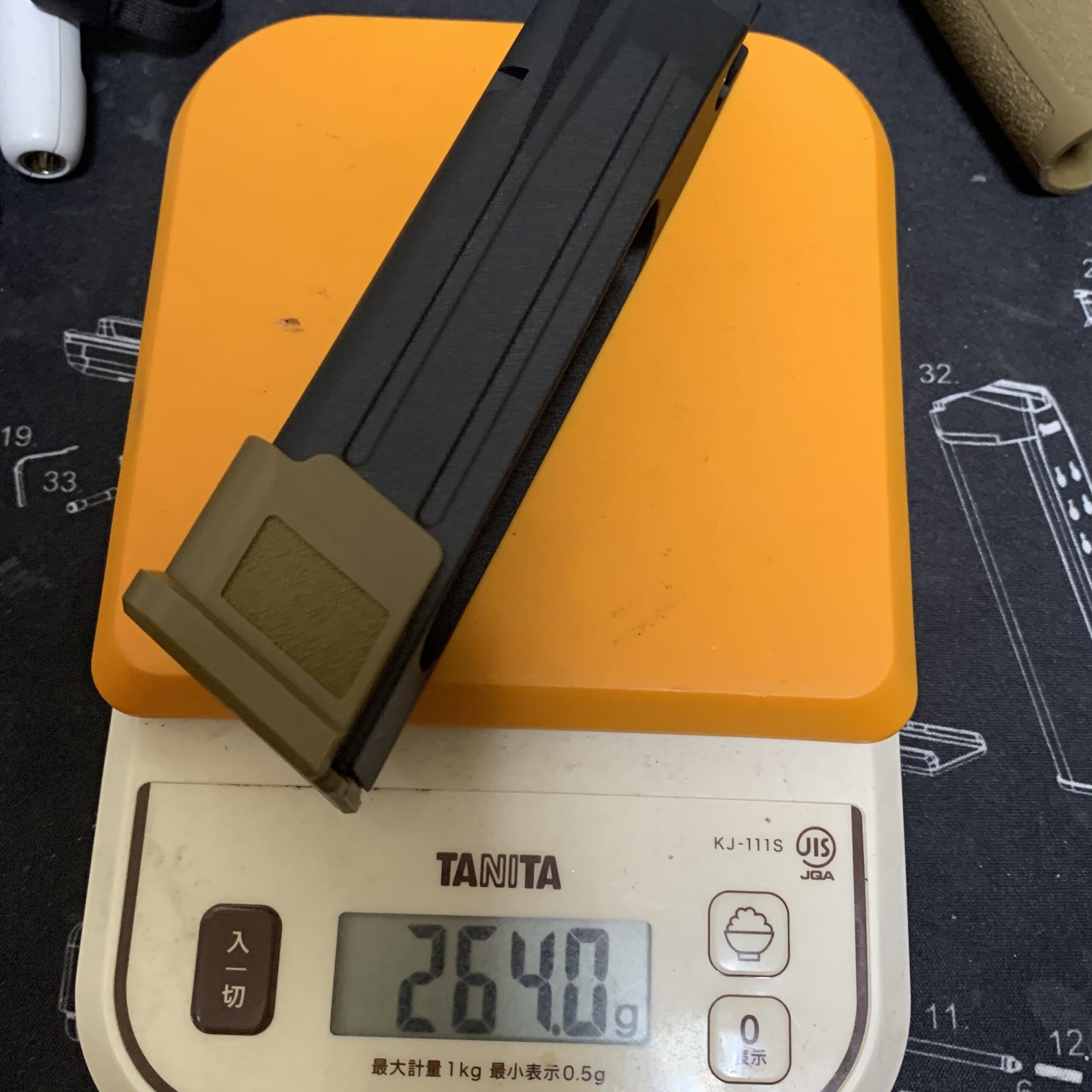 laylaxm17 ボンベ付きマガジン重量