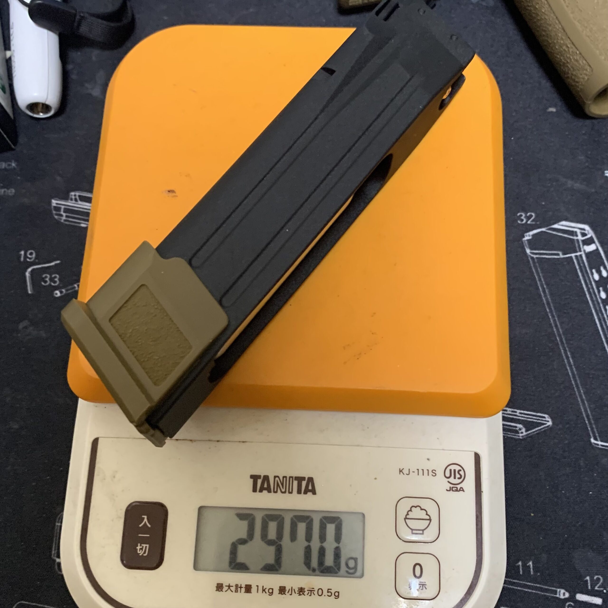 laylaxm17 撃つ前のマガジン重量