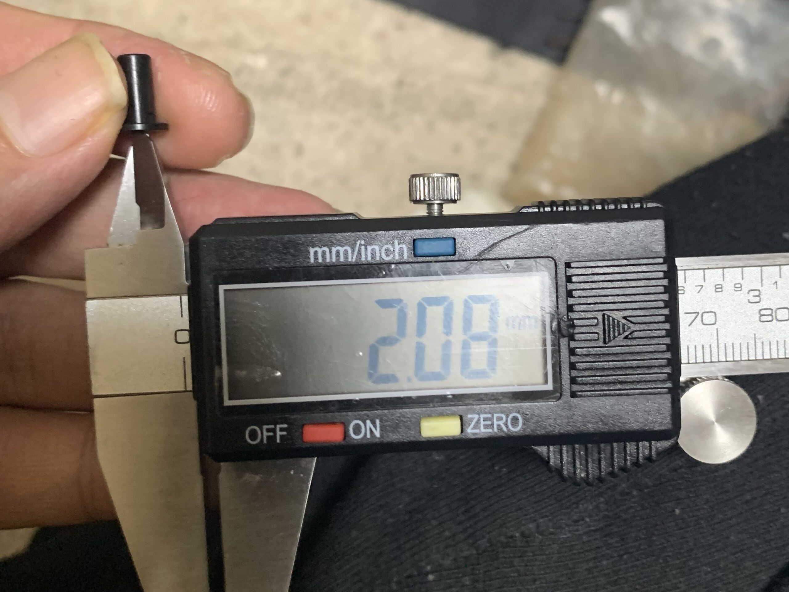 laylaxm17 オリフィスの後側の穴の計測