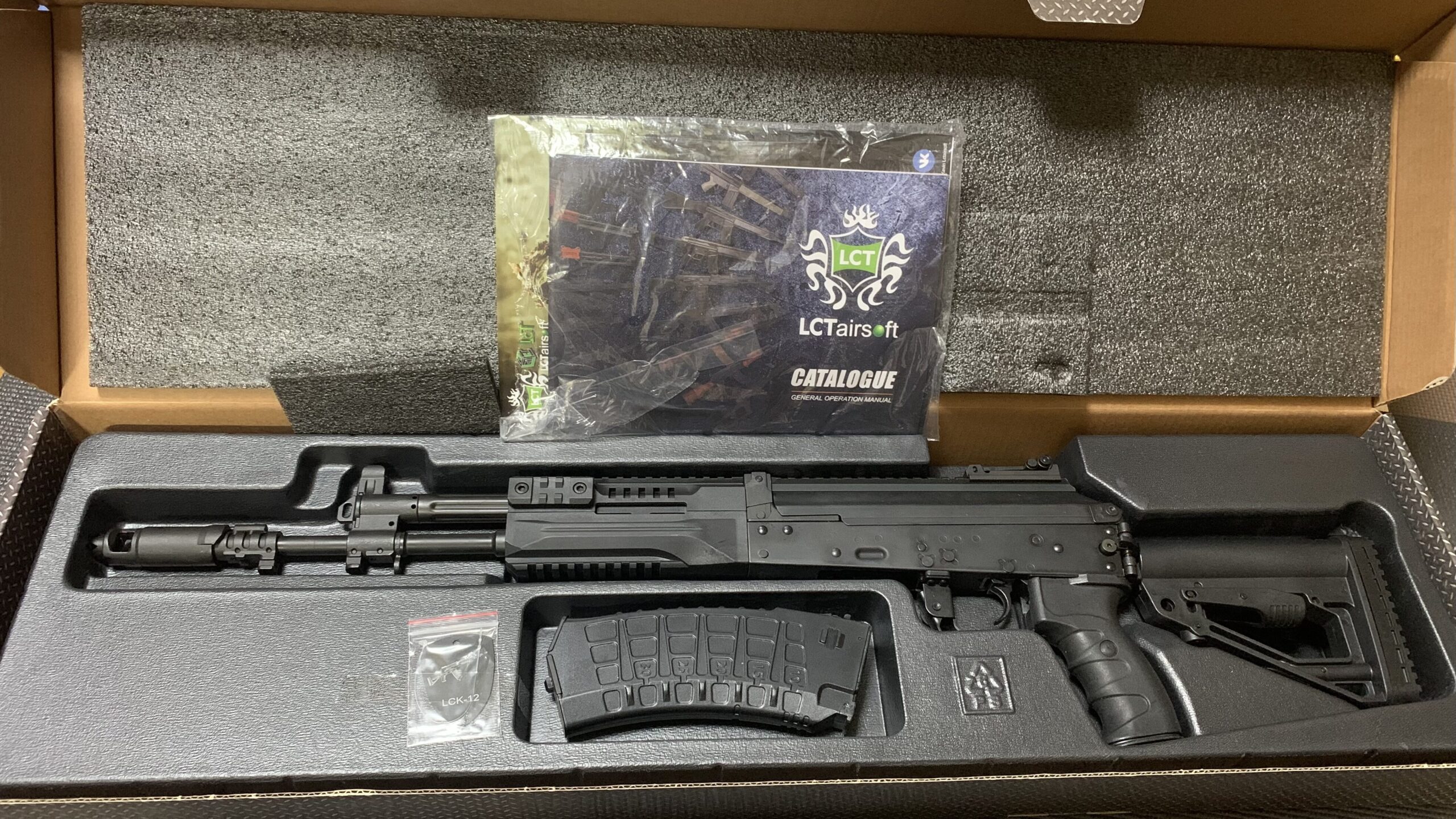 LCT 電動ガン AK-12 開封