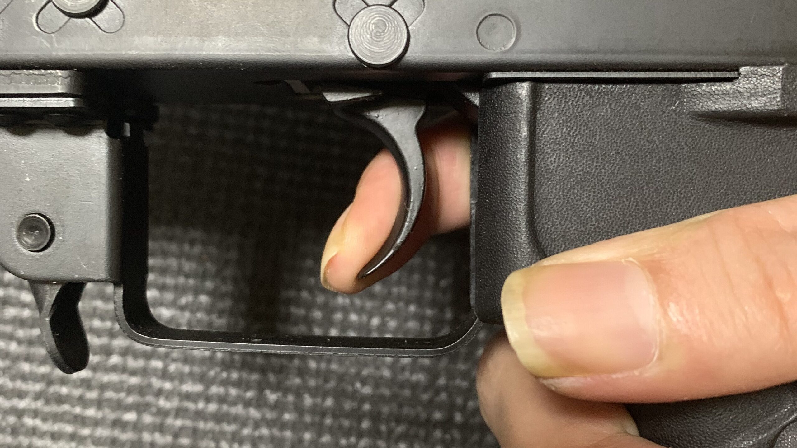 LCT 電動ガン AK-12 トリガー発射位置