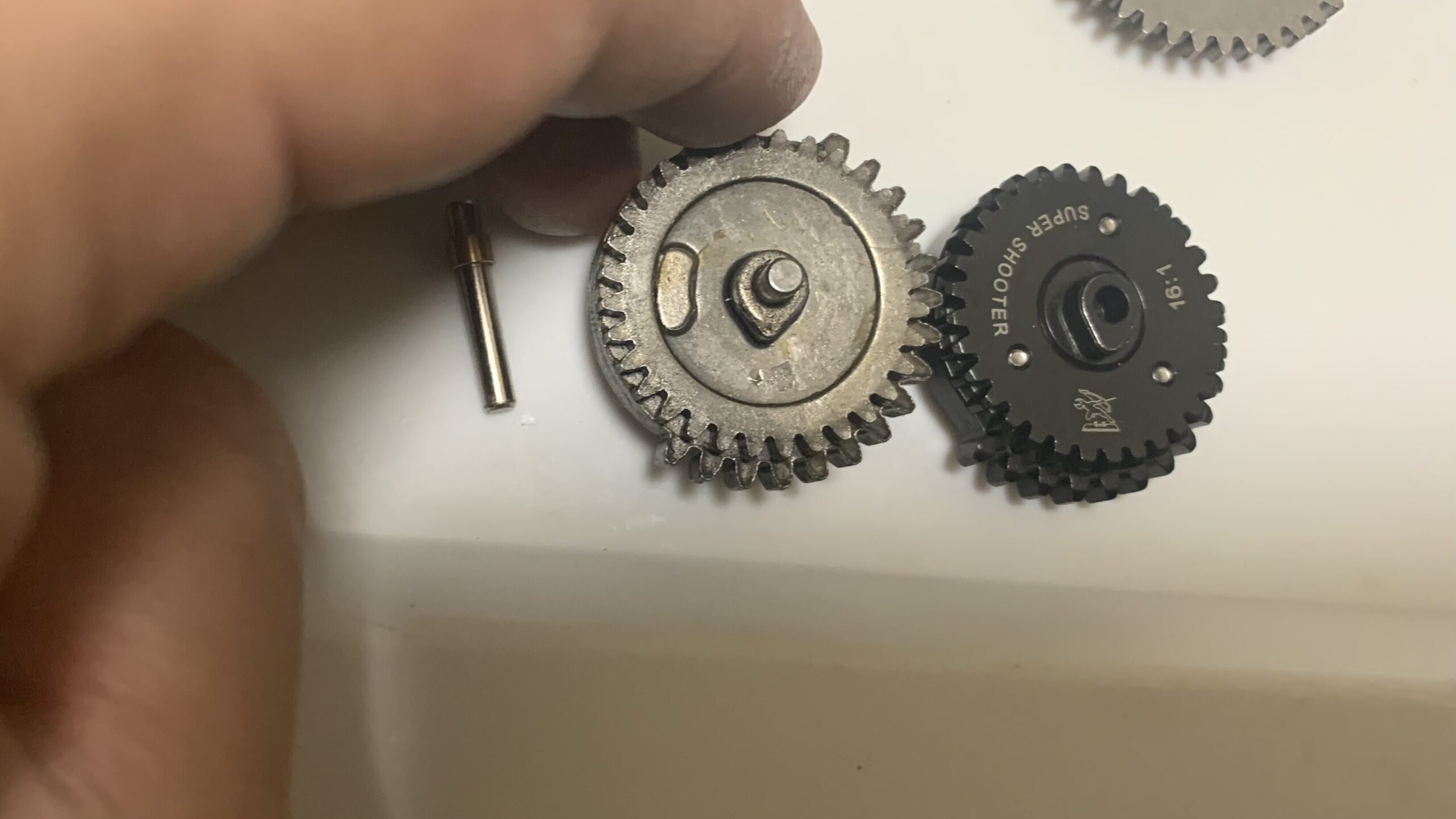 PTS MAGPUL MASADA セクターギア　比較　裏側