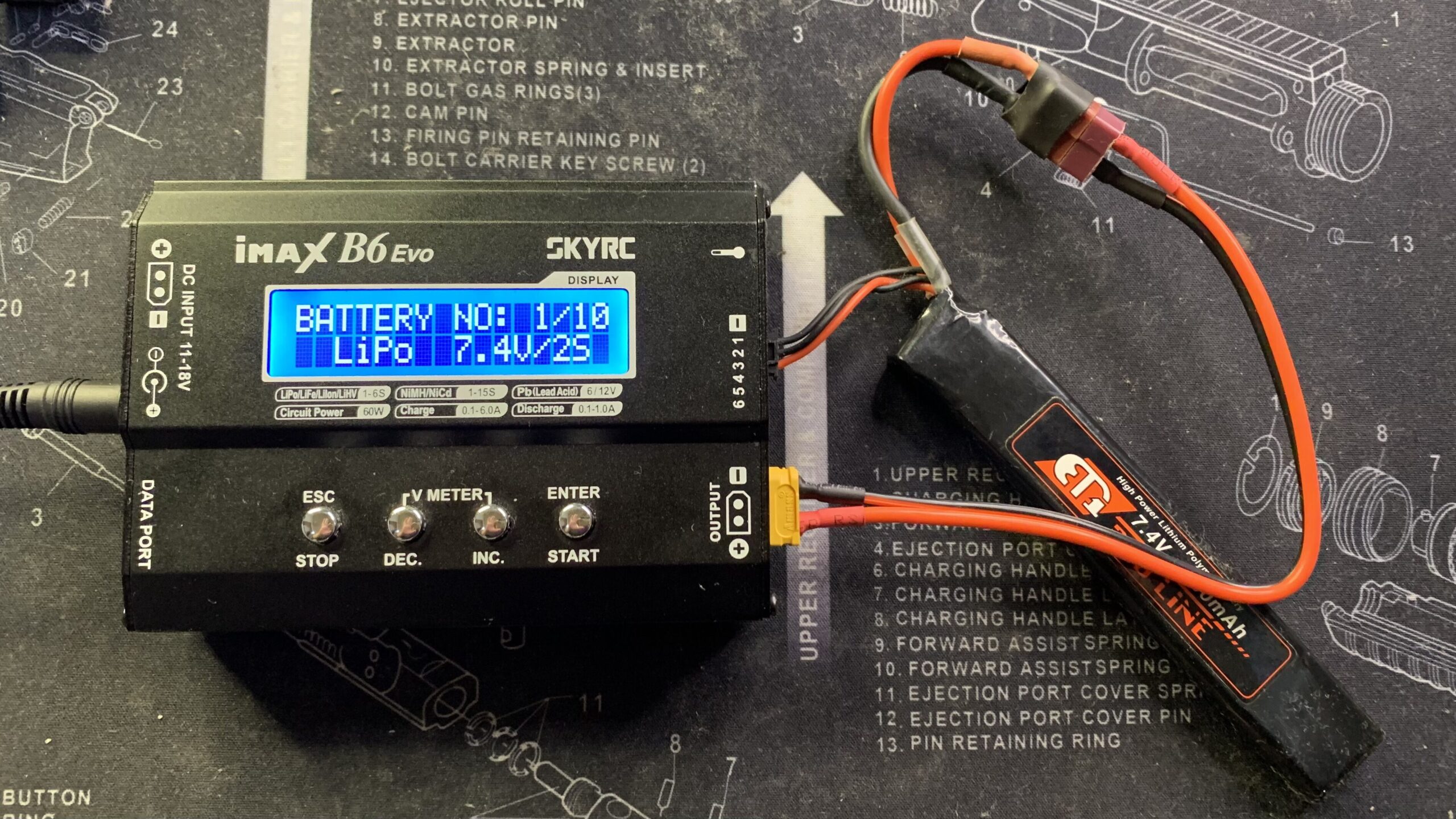 SKYRC iMAX B6 EVO バッテリーと本体を繋ぐ