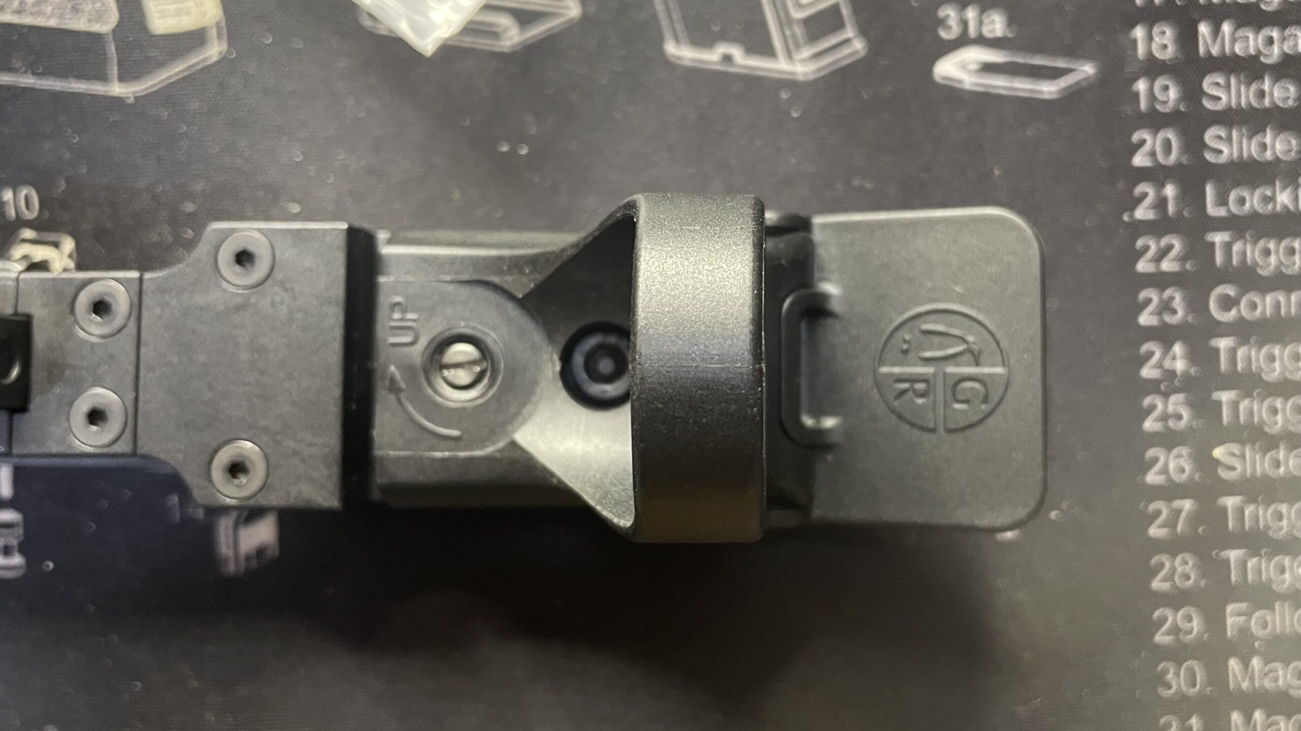 SOTAC C-MORE ドットサイト　レプリカ　光反射防止板の取り付け完了