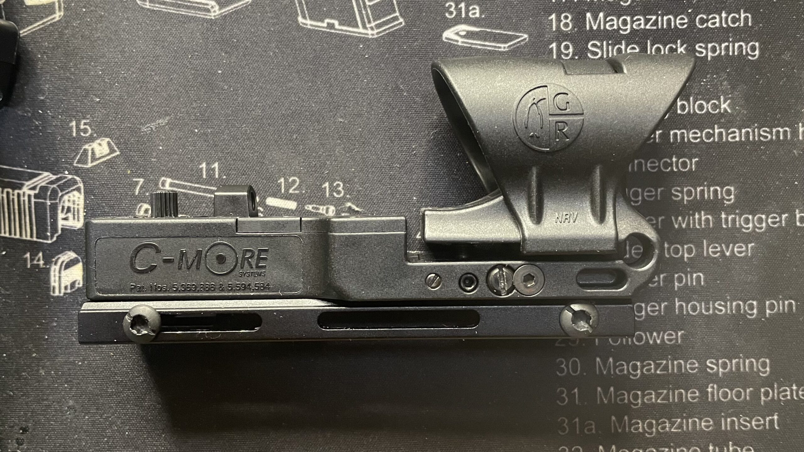 SOTAC C-MORE ドットサイト　レプリカ　フード取り付けの完成