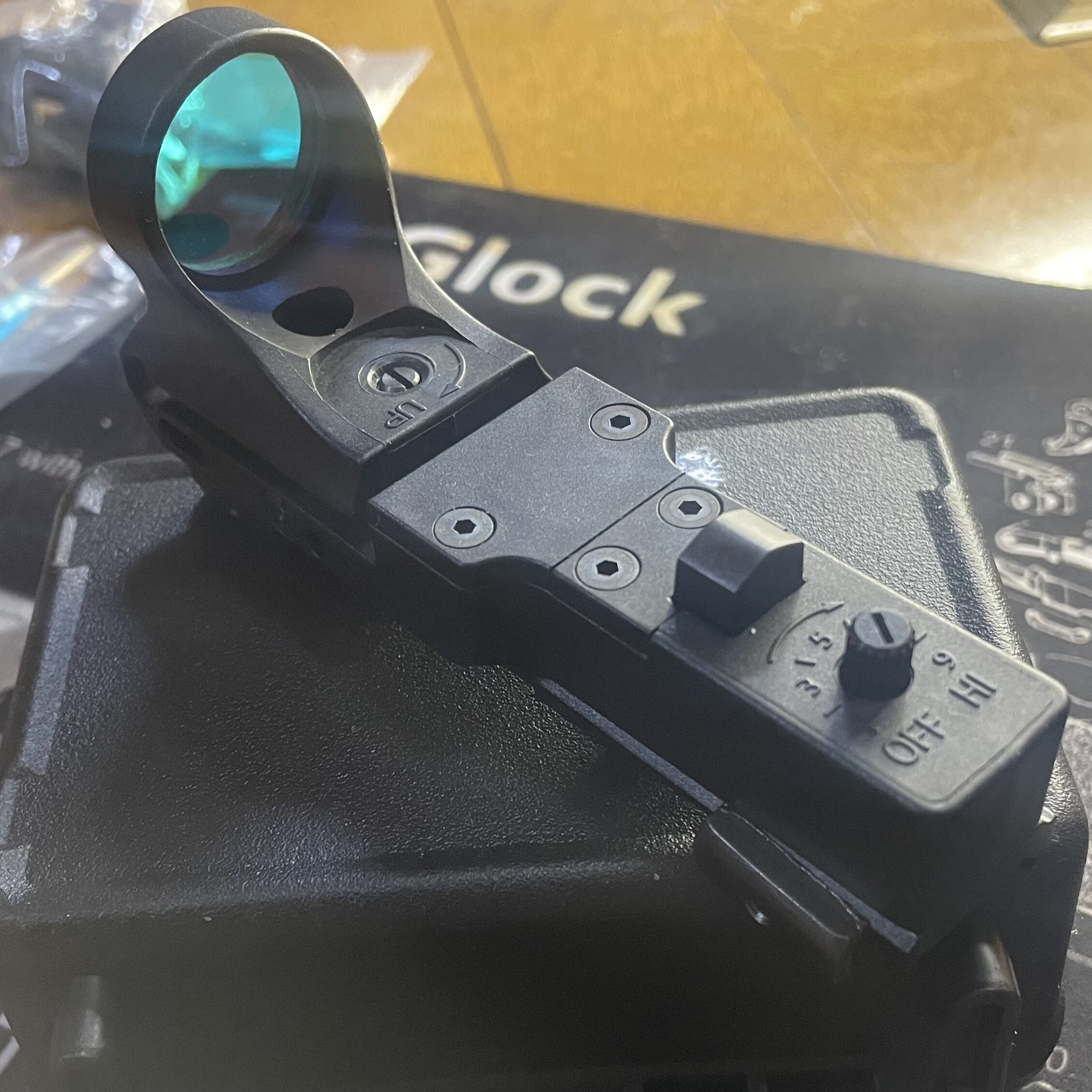 SOTAC C-MORE ドットサイト　レプリカ　後方からの全体像