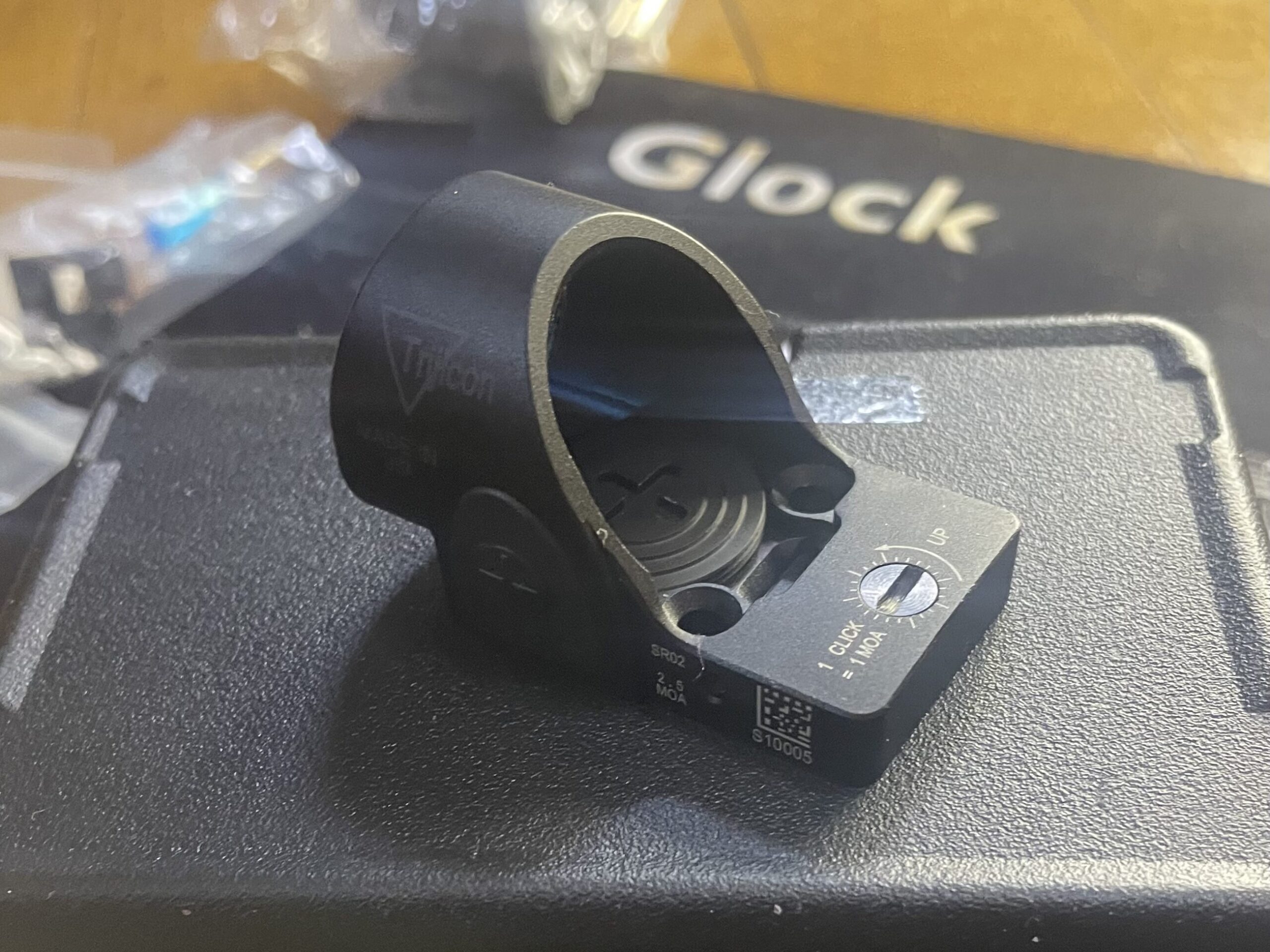 SOTAC trijicon SRO ドットサイト　背後からの全容