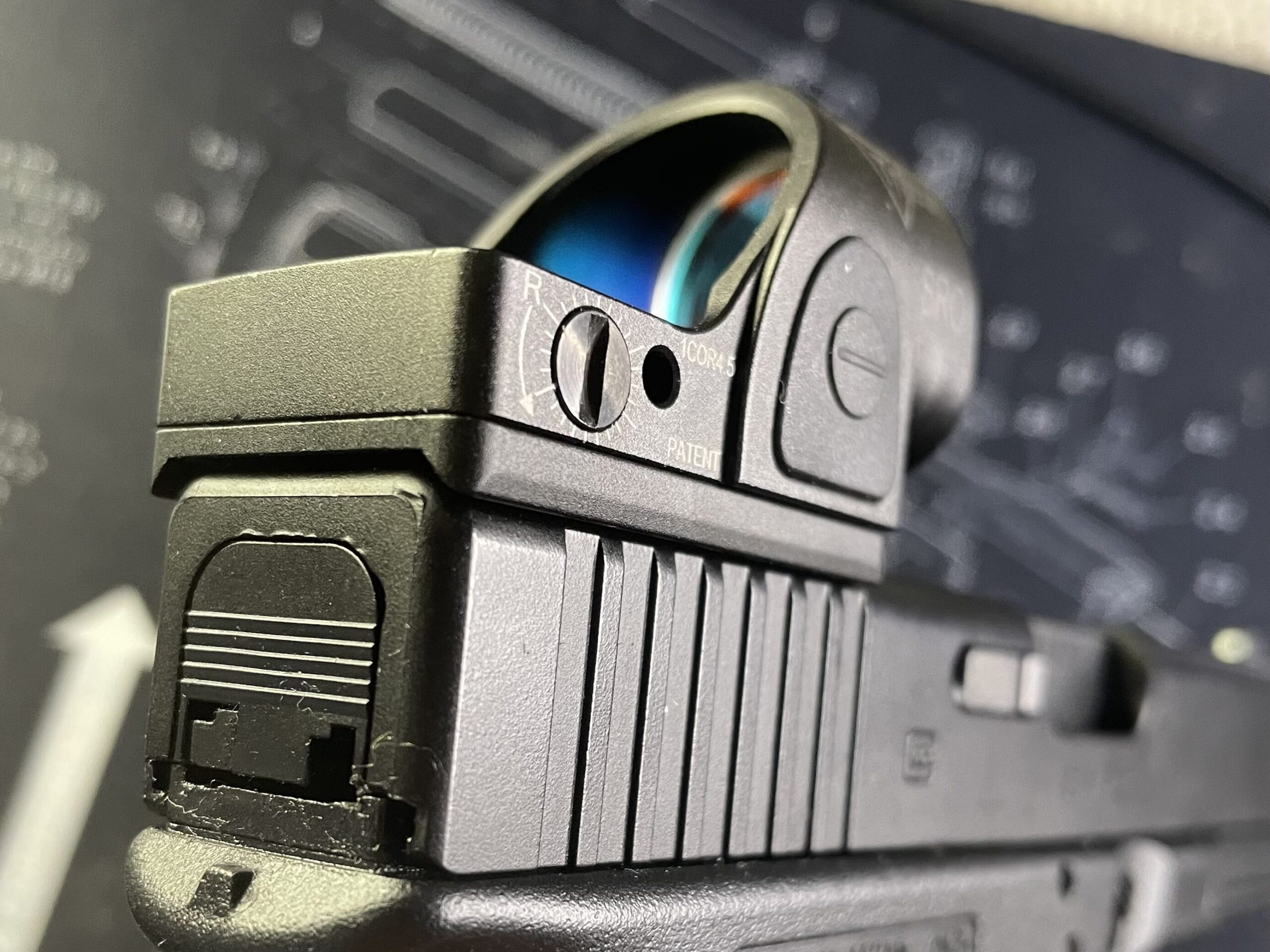 SOTAC trijicon SRO ドットサイト　東京マルイ　グロック17 GEN.4 サイト取り付け部右側面