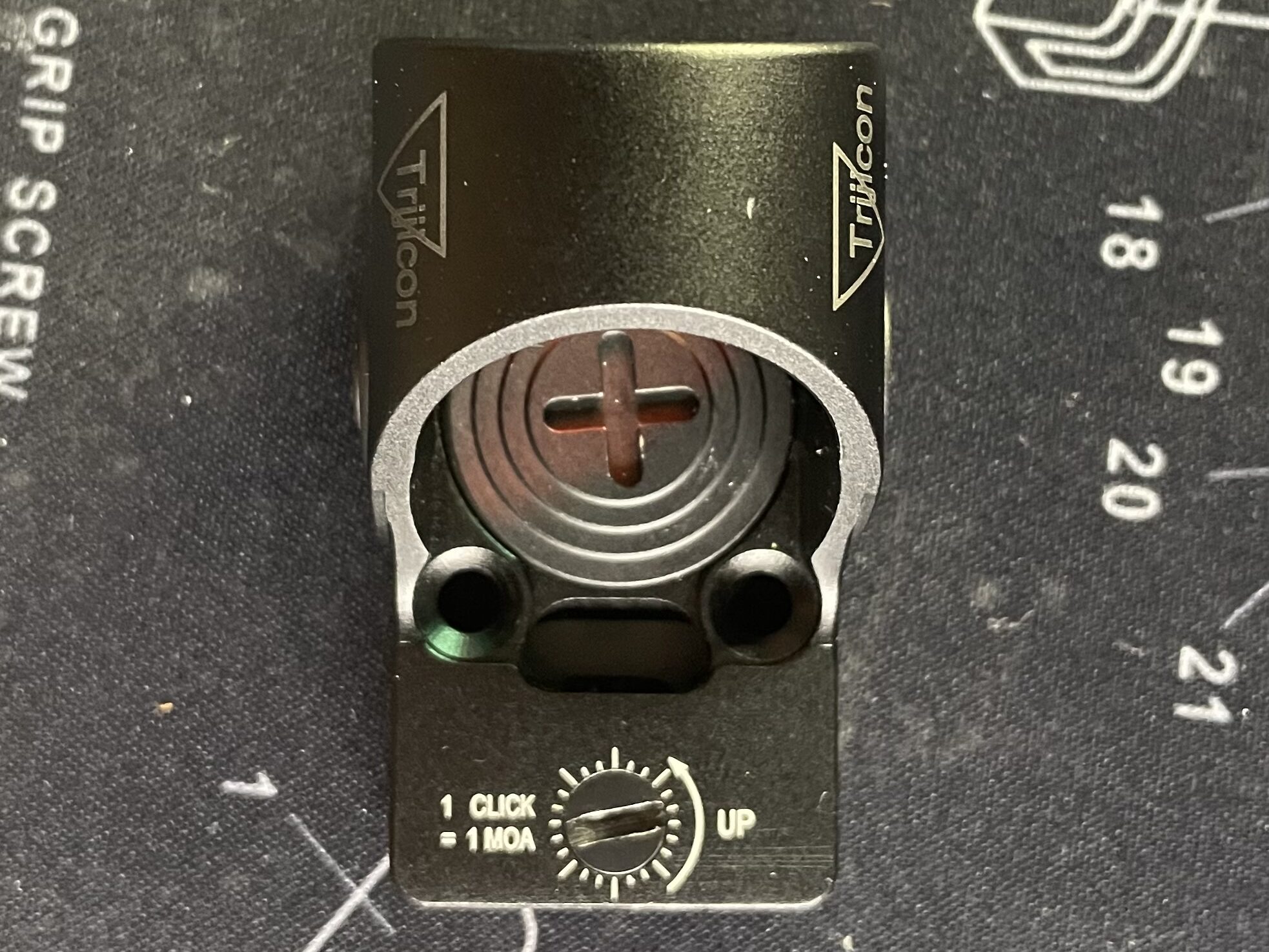 SOTAC trijicon SRO ドットサイト　上面