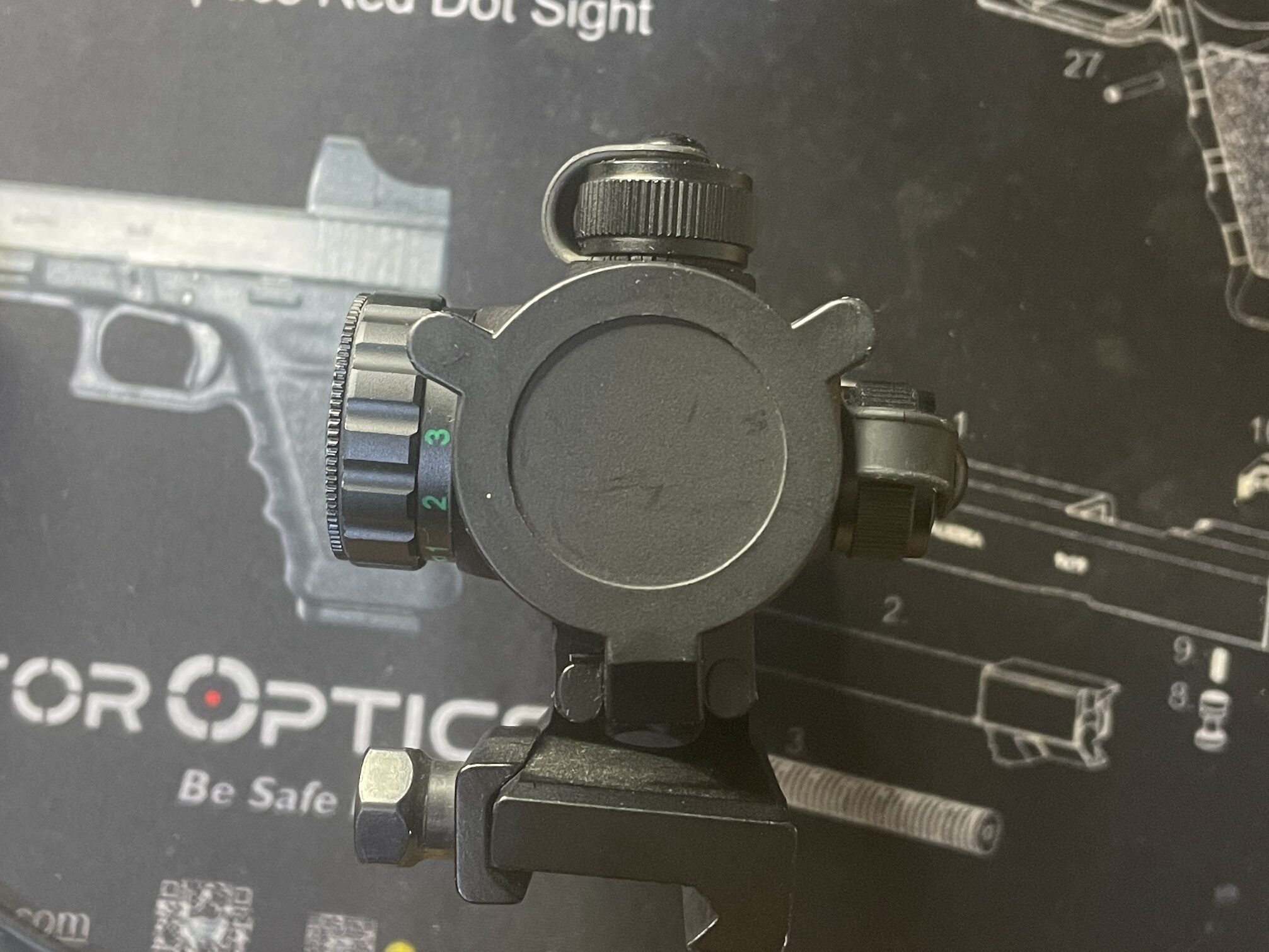 Sutekus 4MOA ドットサイト M3タイプ　後ろ　バトラーキャップ閉