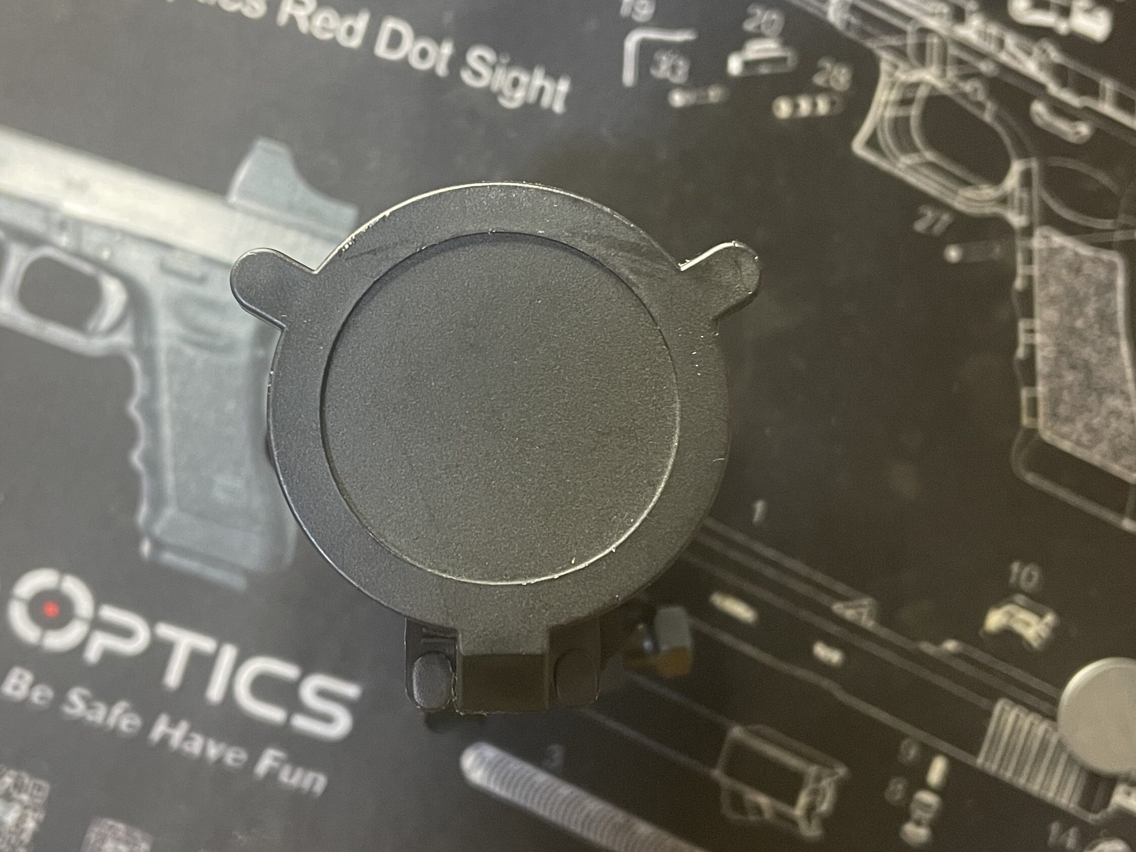 Sutekus 4MOA ドットサイト M3タイプ　正面　バトラーキャップ閉