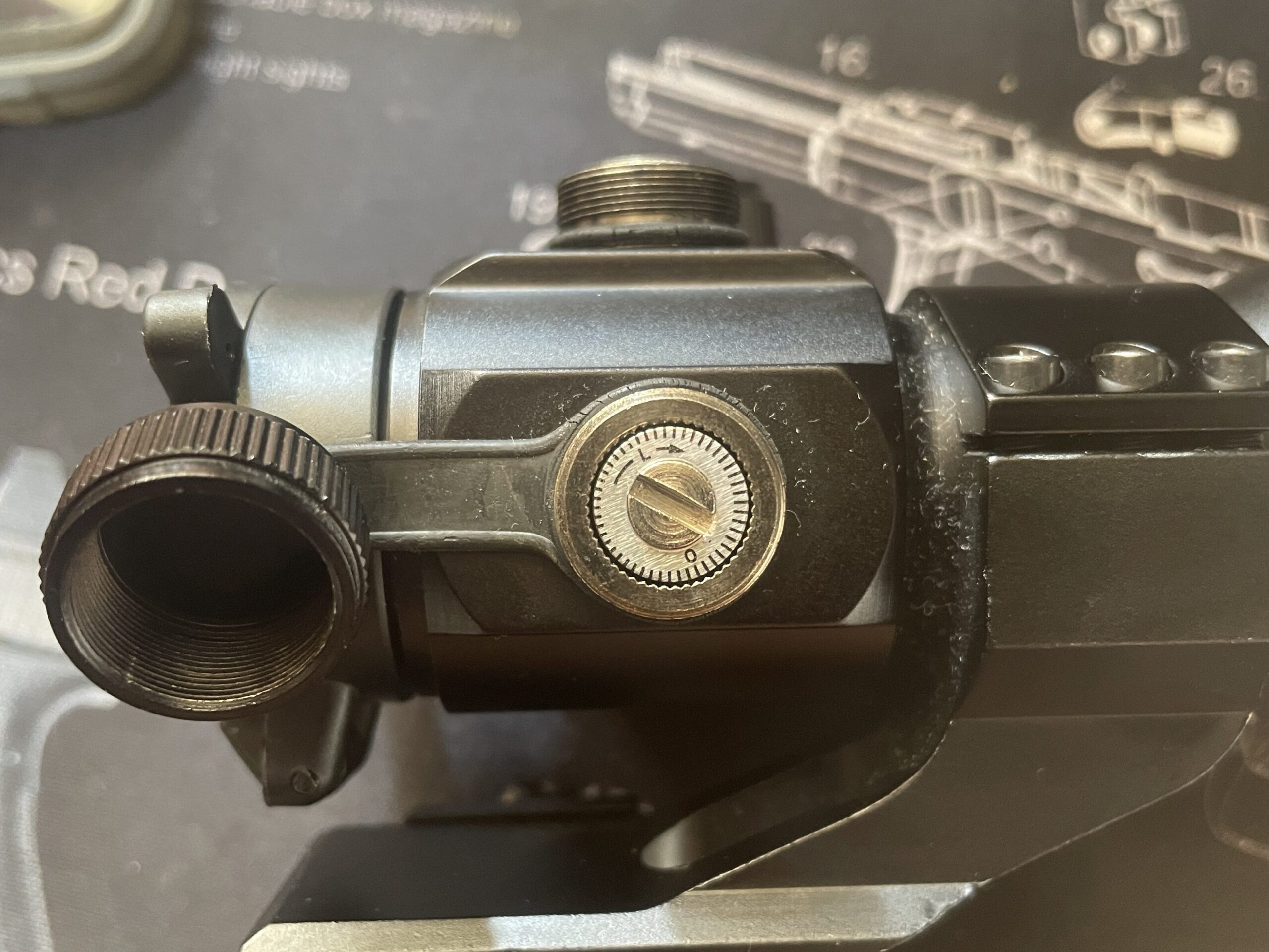 Sutekus 4MOA ドットサイト M3タイプ　ドット左右調整ネジ