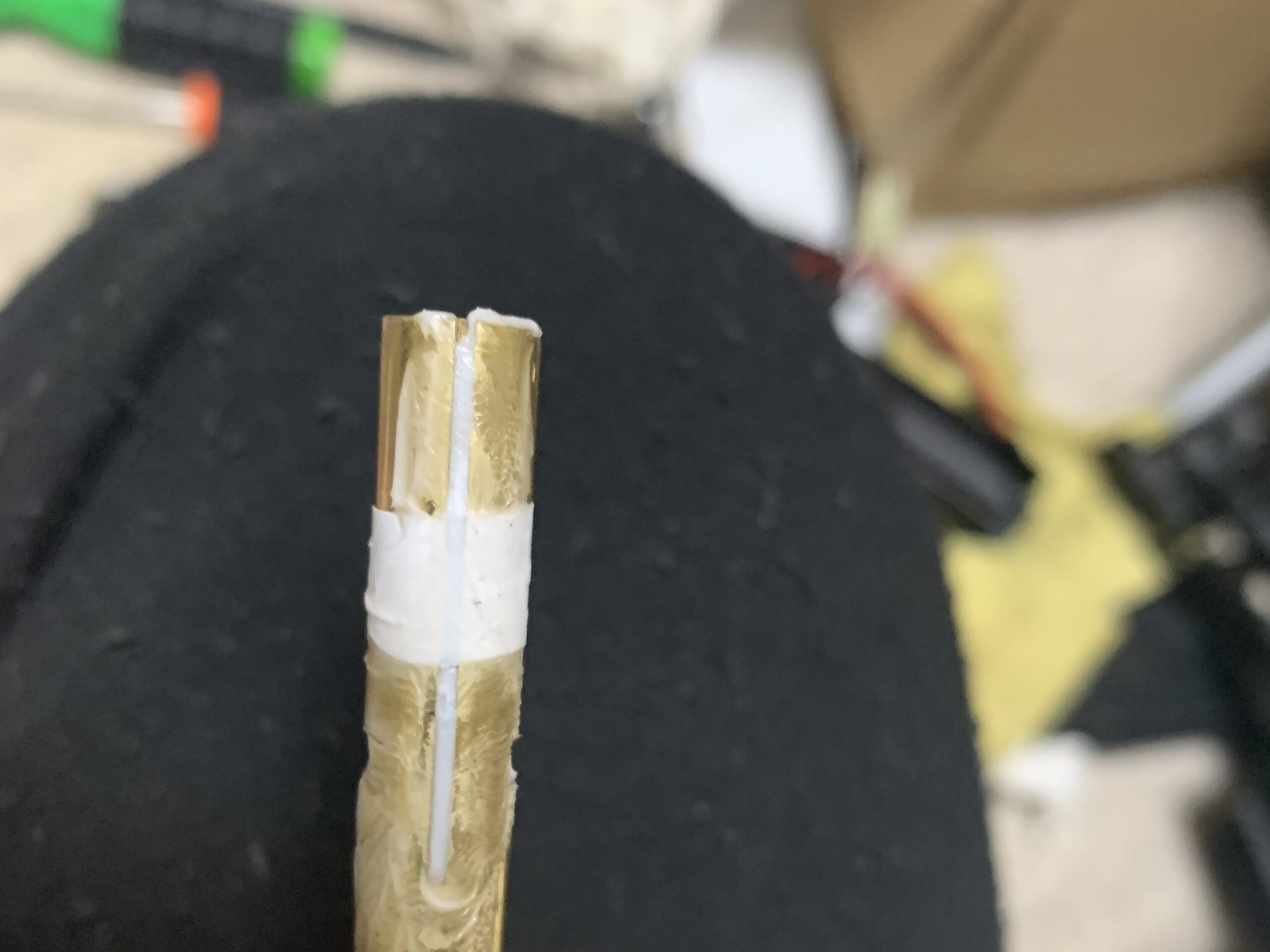 東京マルイ　MP5K HC インナーバレルのホップ窓の裏側にグリス塗布