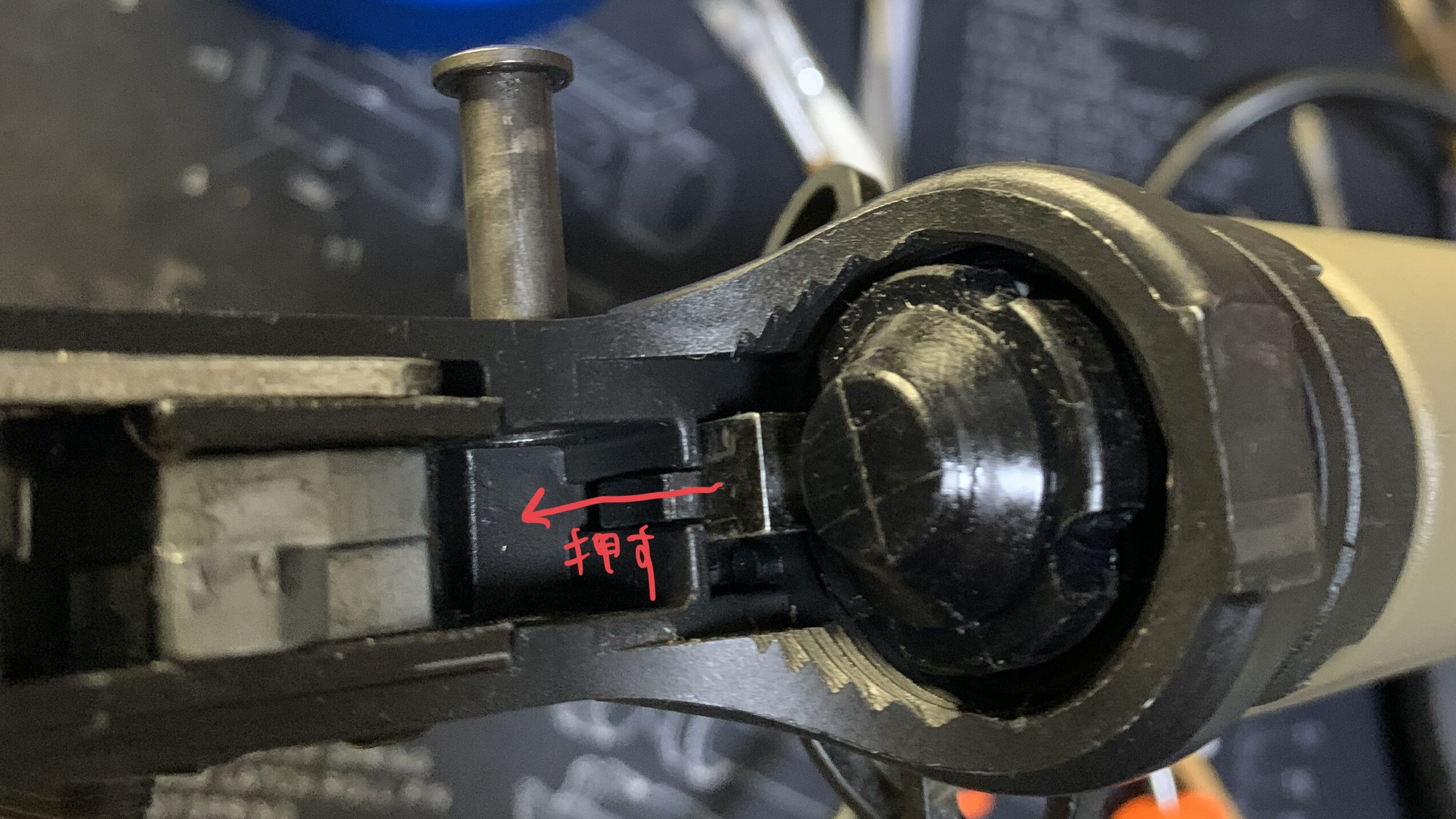 東京マルイ　CQBR ブロック1 バッファーのロックを解除