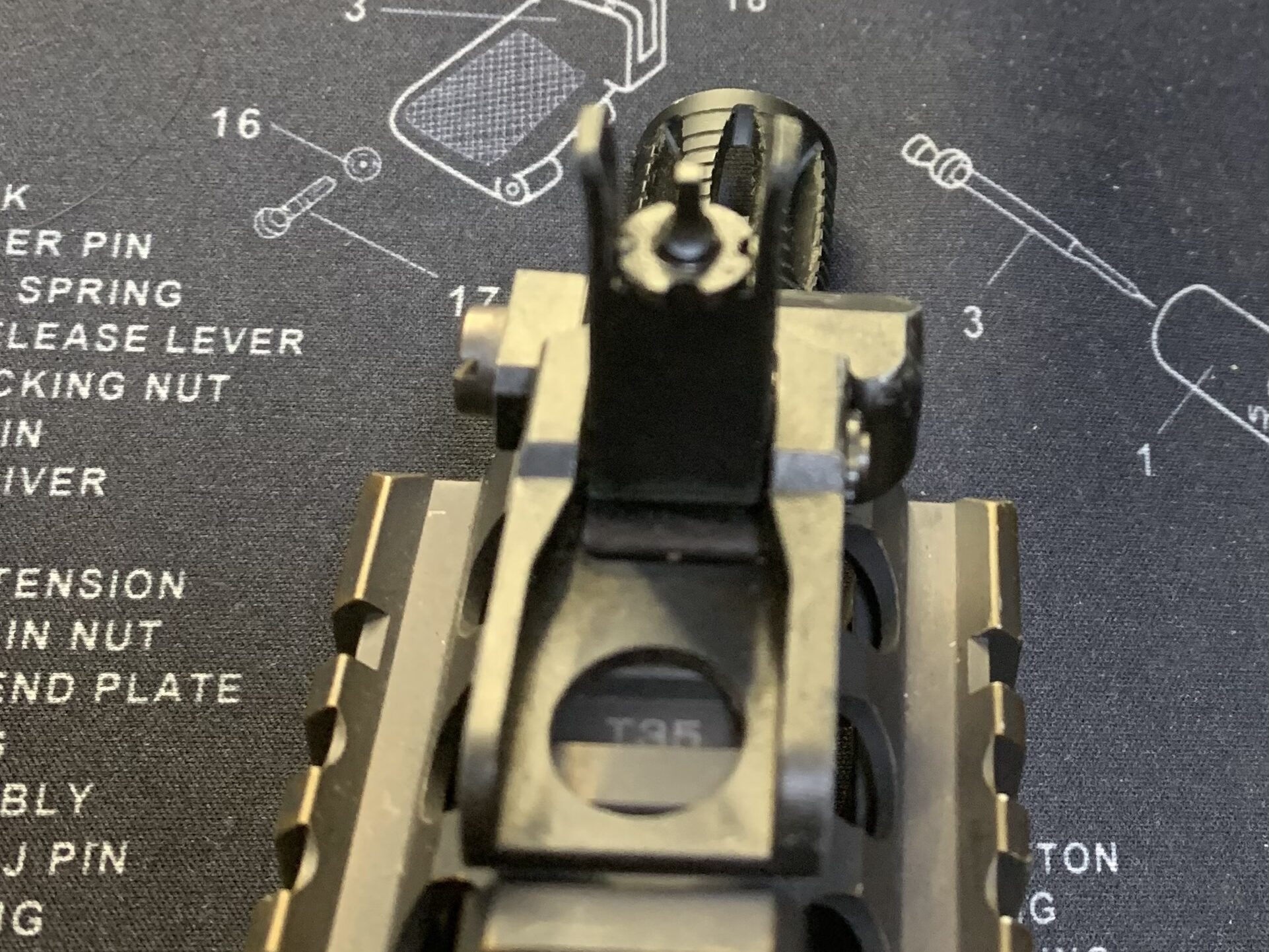 東京マルイ　CQBR ブロック1 フロントサイトアップ状態