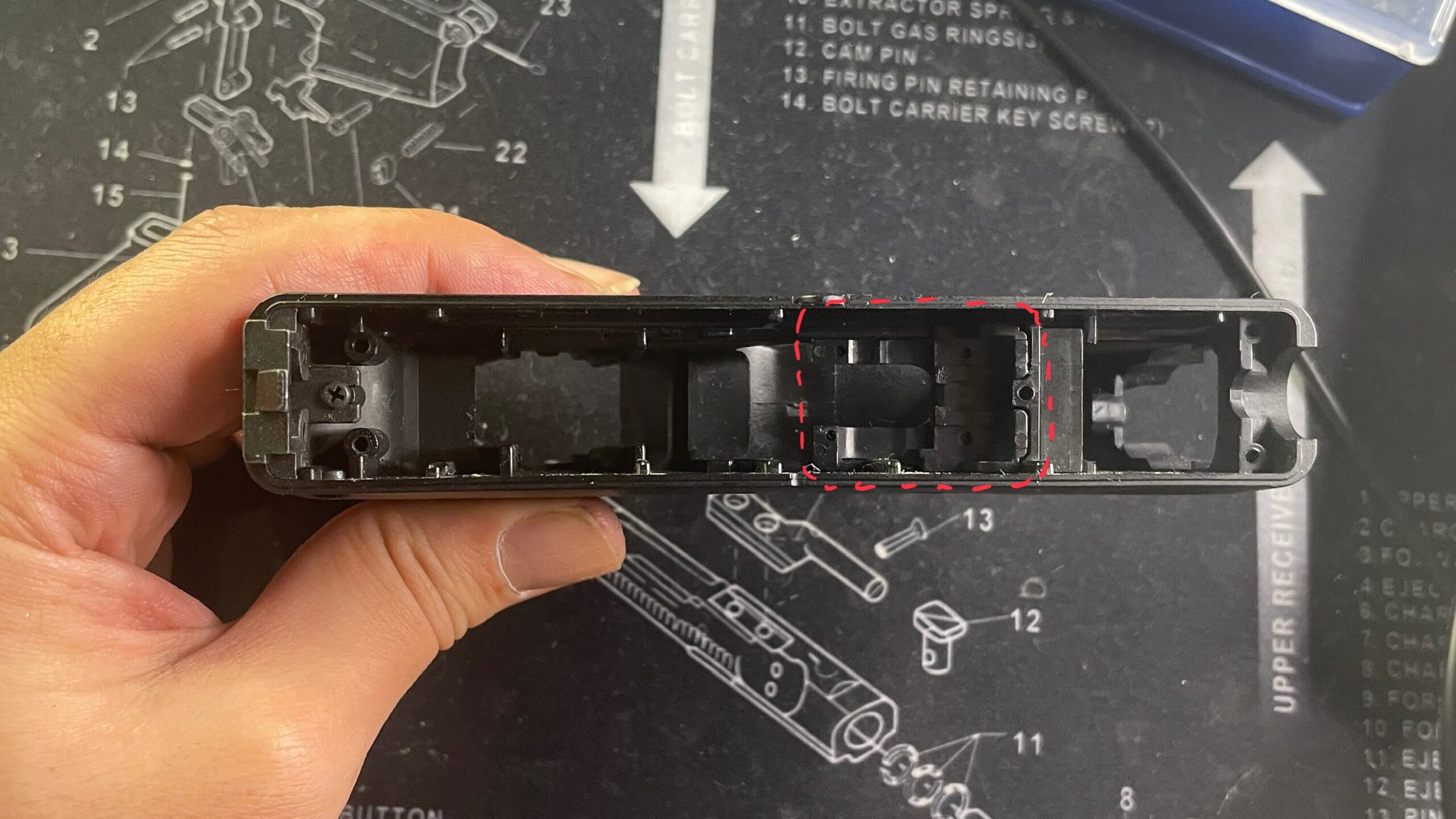 東京マルイ　CURVE セーフティの組み立て位置