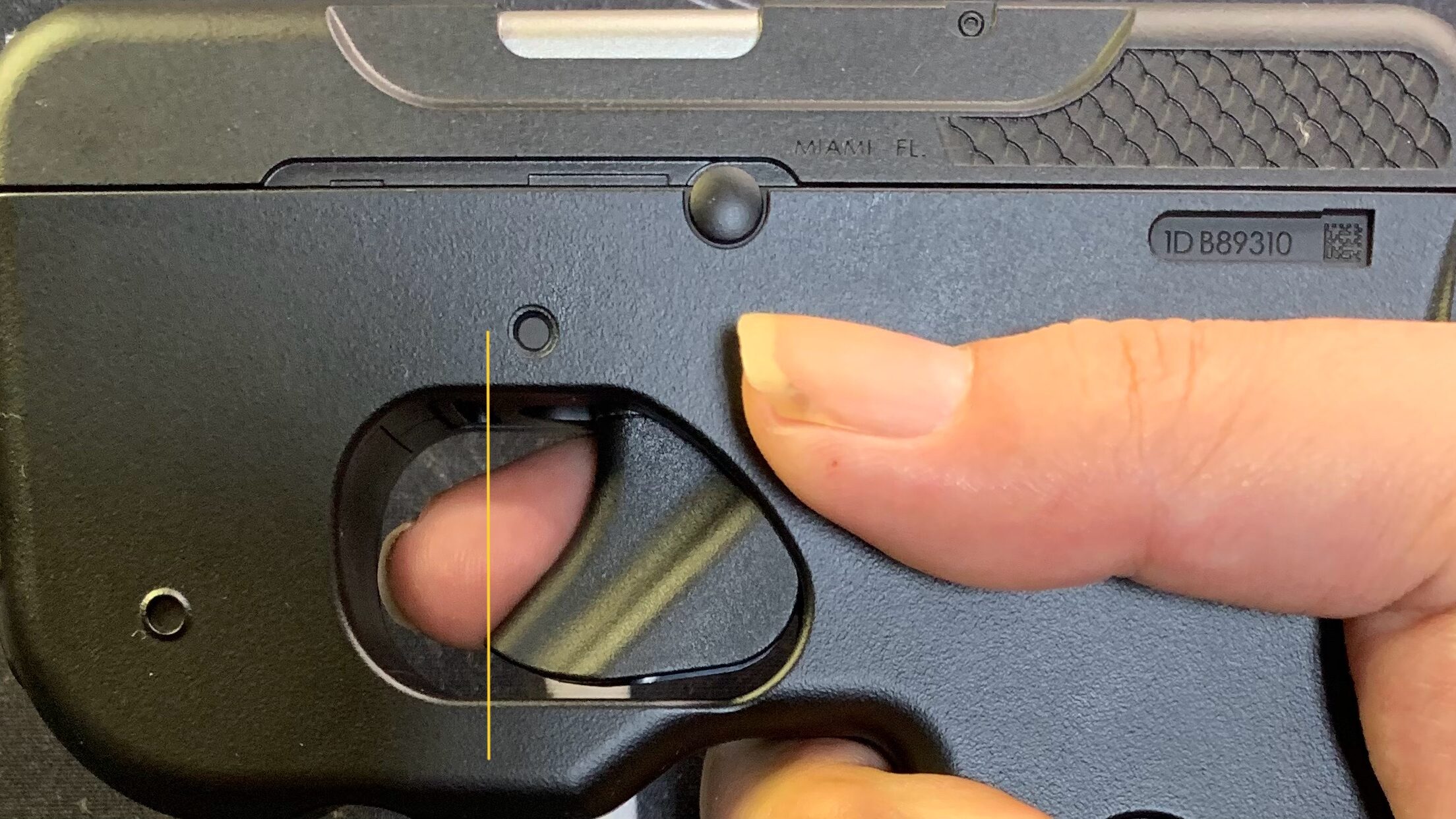 東京マルイ　CURVE トリガー位置