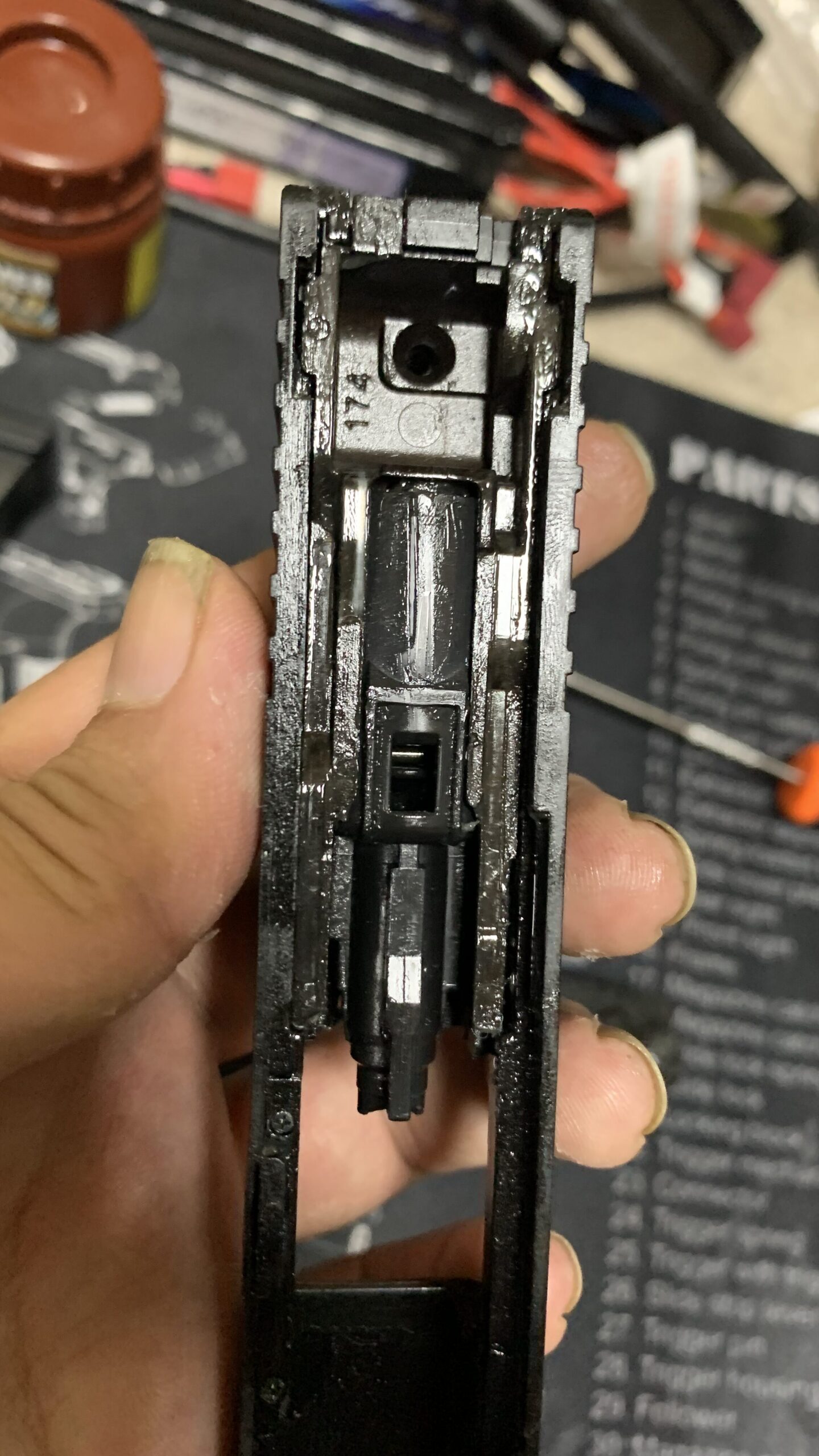 東京マルイ　グロック17 GEN4 スライドに嵌っているブリーチ