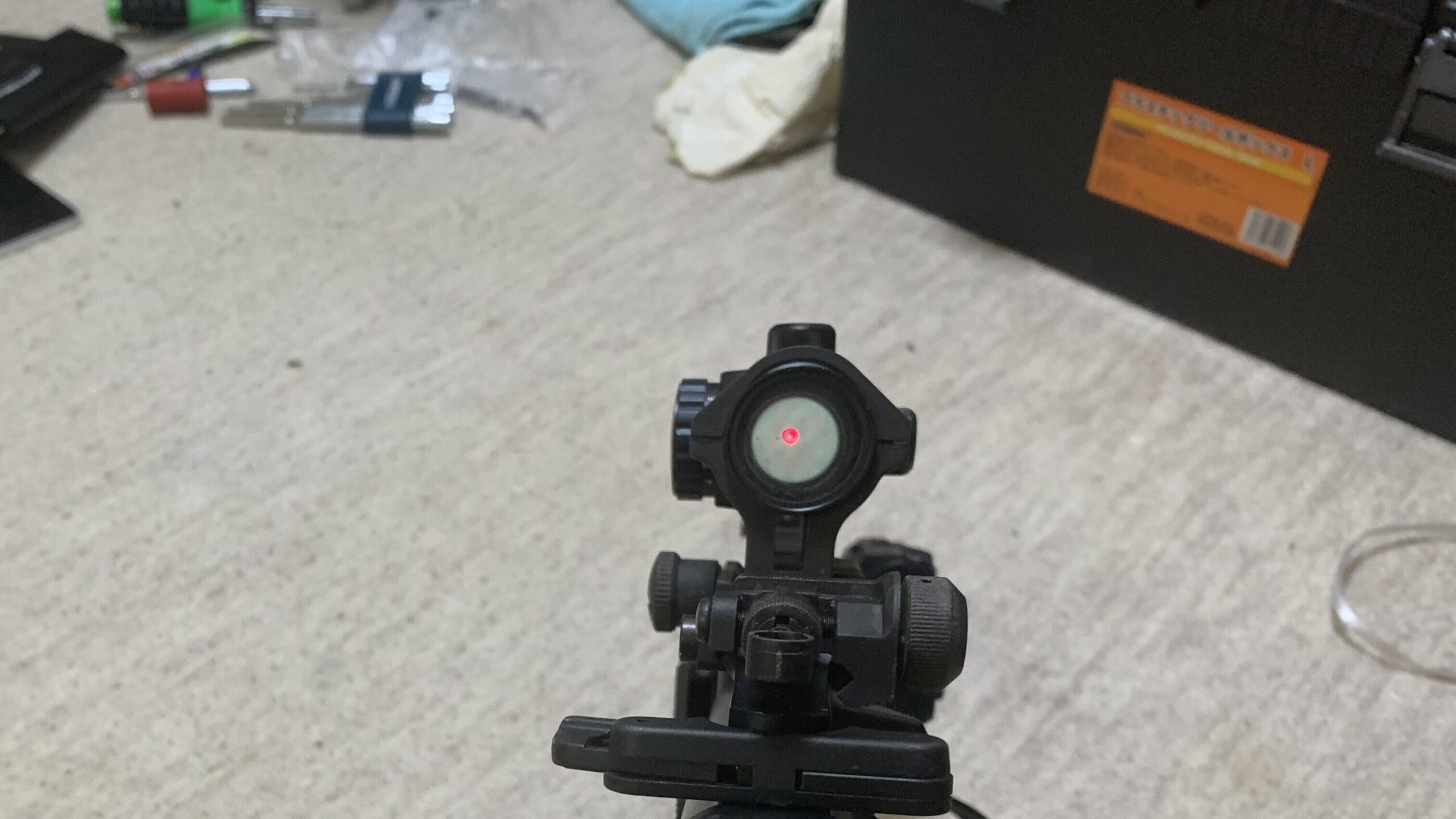 東京マルイ　次世代電動ガン　HK416D DEVGRUのドットサイト点灯状態