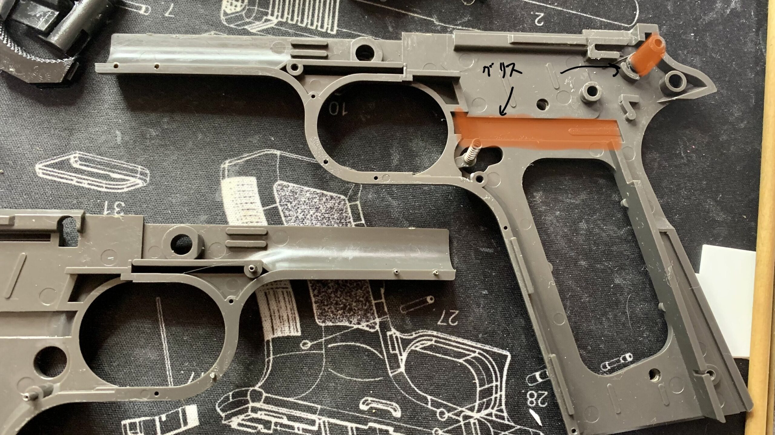 東京マルイ　コルトM1911ガバメント　HG フレームへのグリス塗布箇所