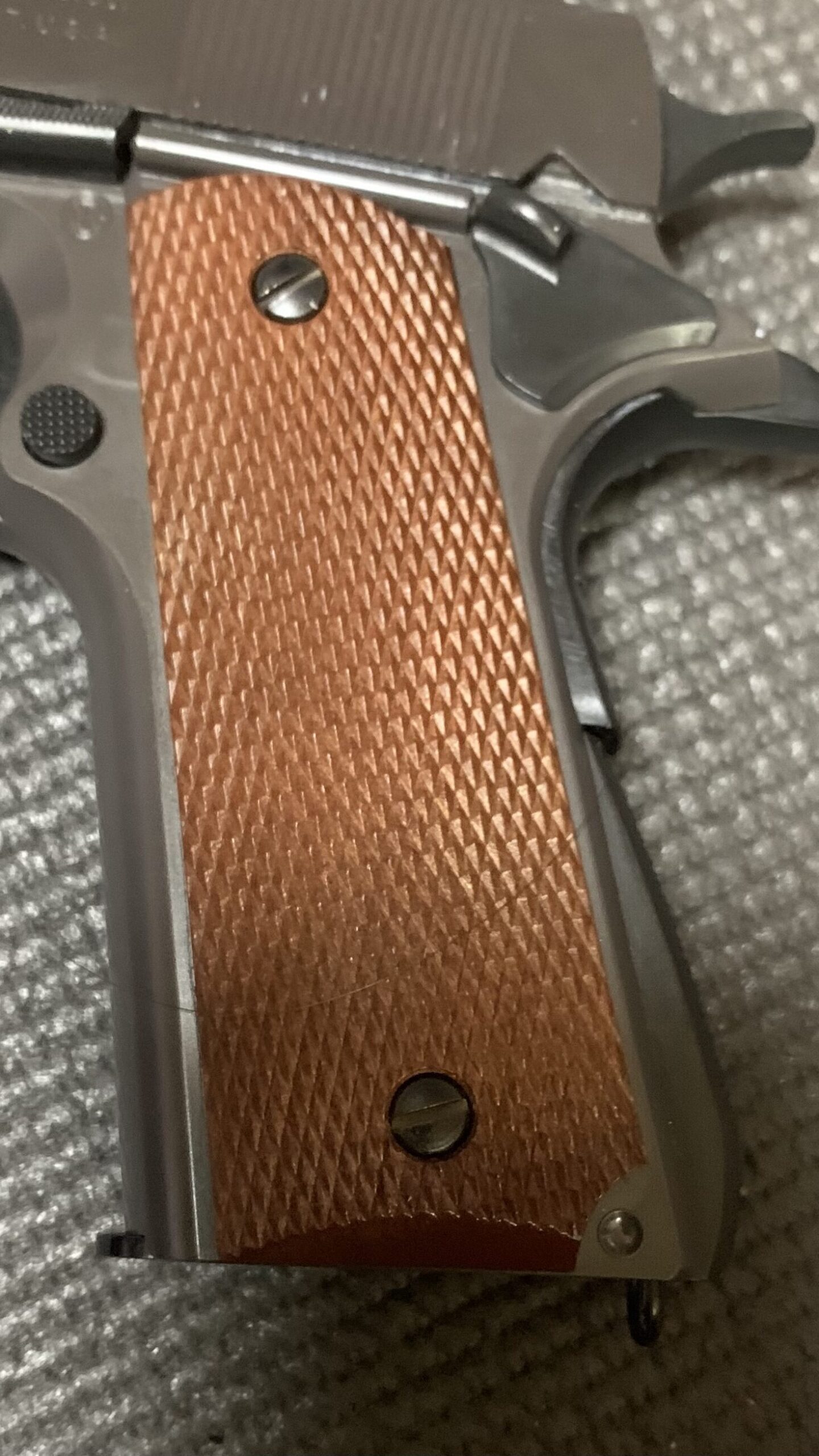 東京マルイ　コルトM1911ガバメント　HG グリップ