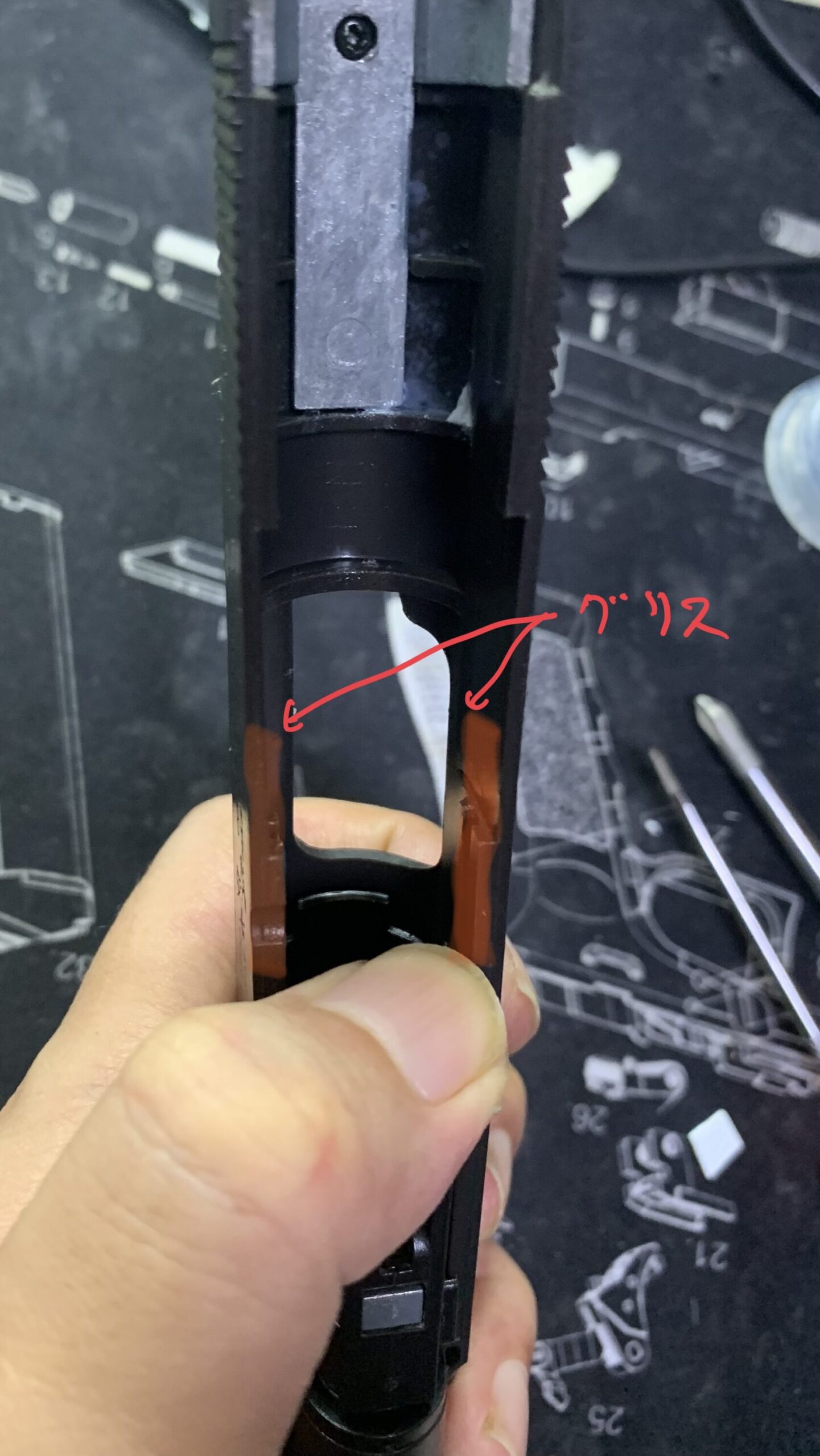 東京マルイ　コルトM1911ガバメント　HG スライド脇へのグリス