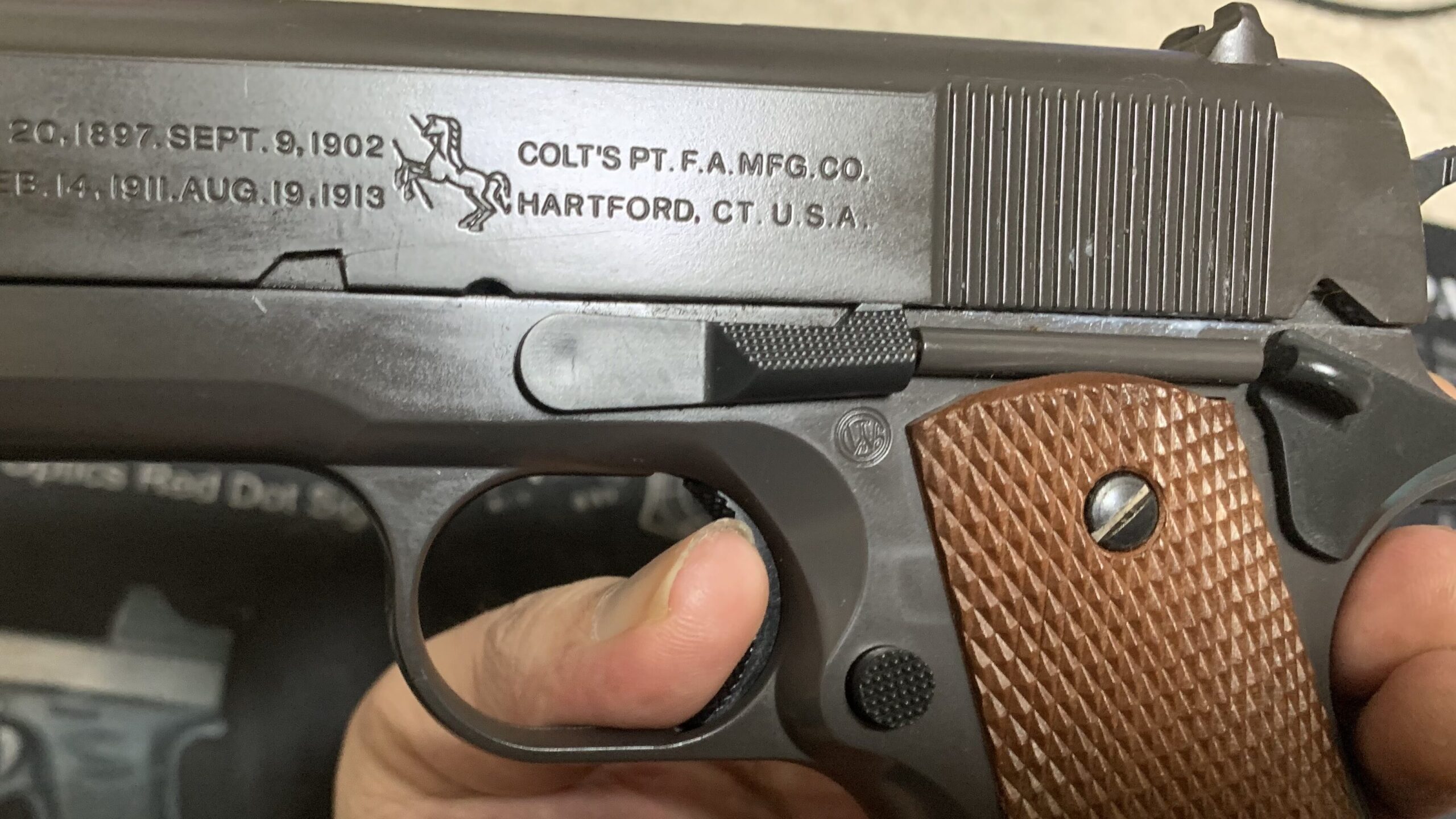 東京マルイ　コルトM1911ガバメント　HG トリガー引き切り