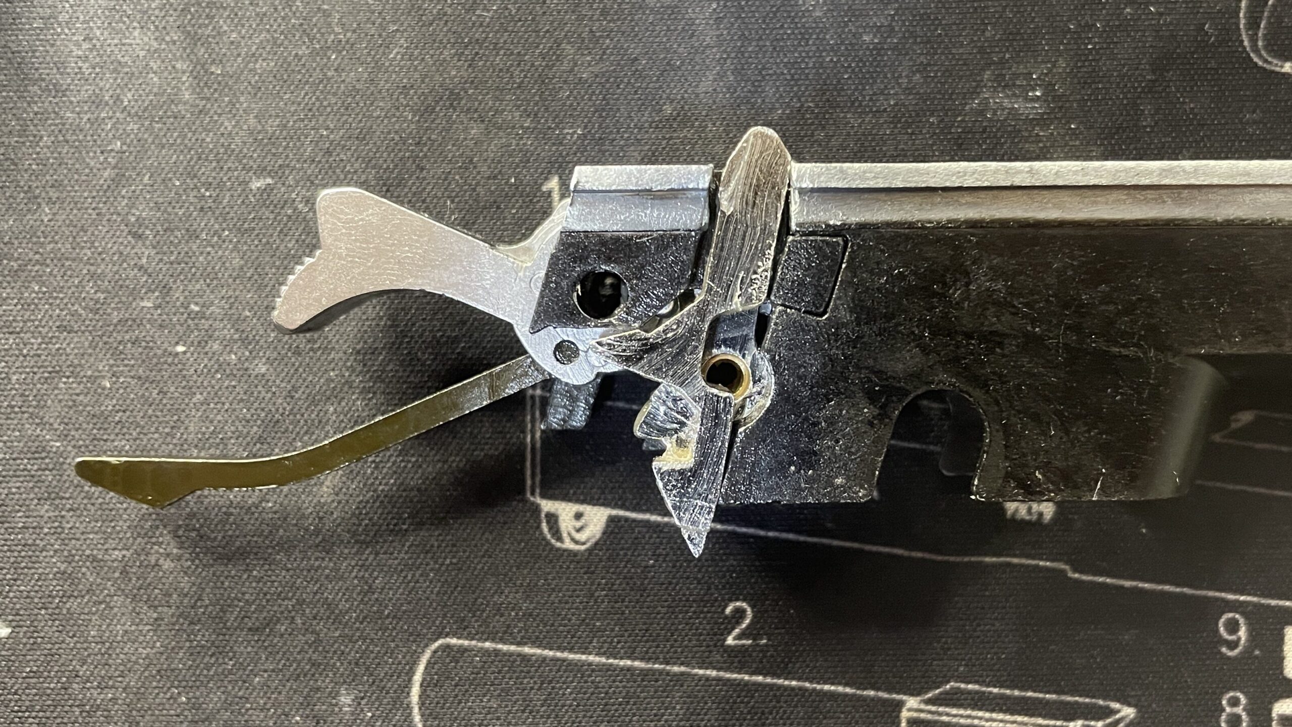 東京マルイ　デトニクス.45 コンバットマスター　ディスコネクターの組み立て