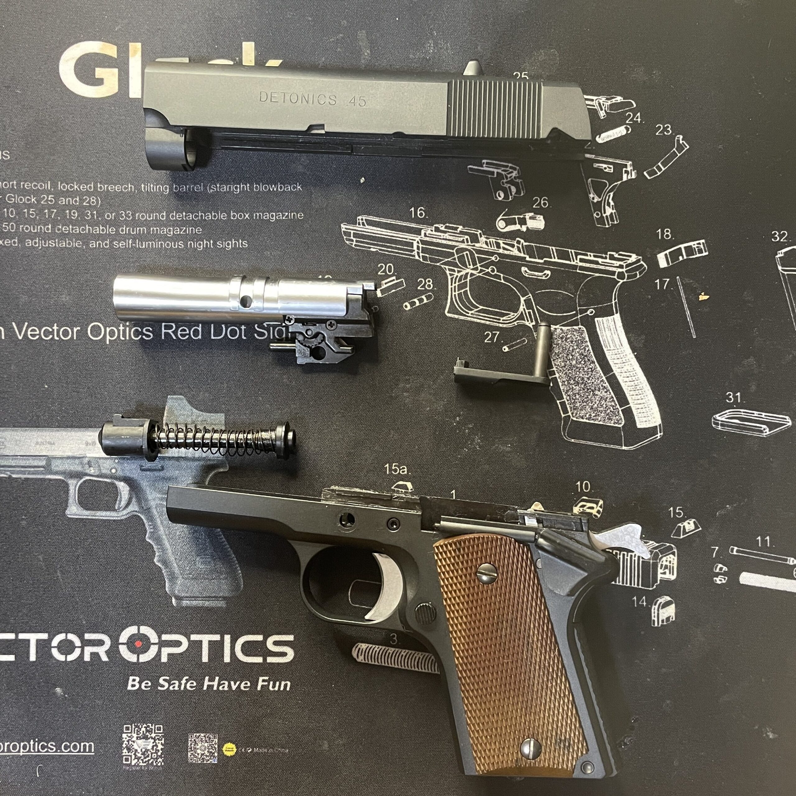 東京マルイ　デトニクス.45 フィールドストリップ状態