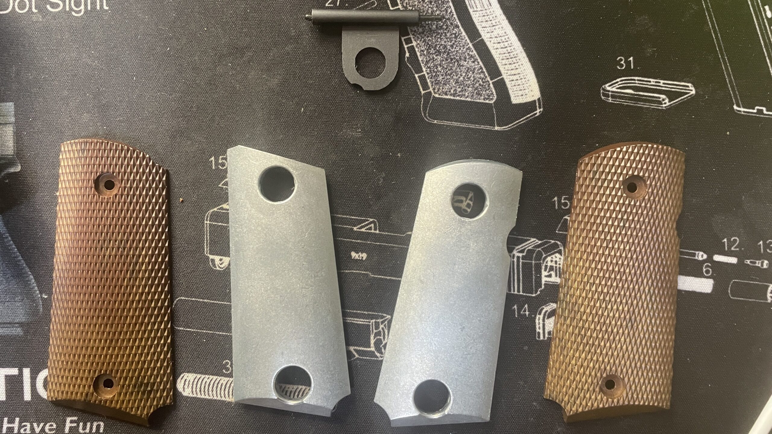 東京マルイ　デトニクス.45 コンバットマスター　グリップパネル