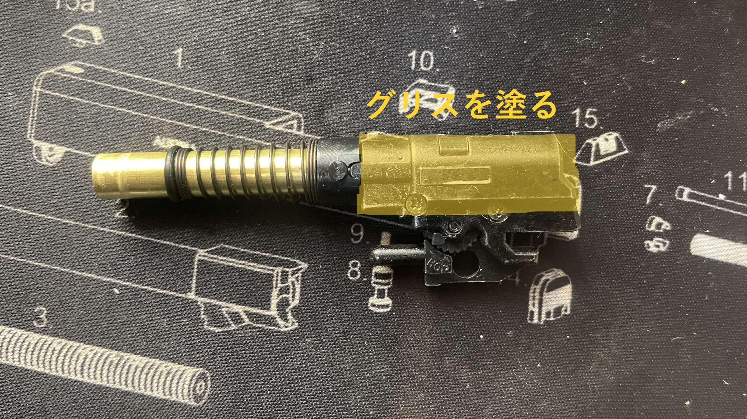 東京マルイ　デトニクス.45 コンバットマスター　ホップチャンバーへのグリス塗布