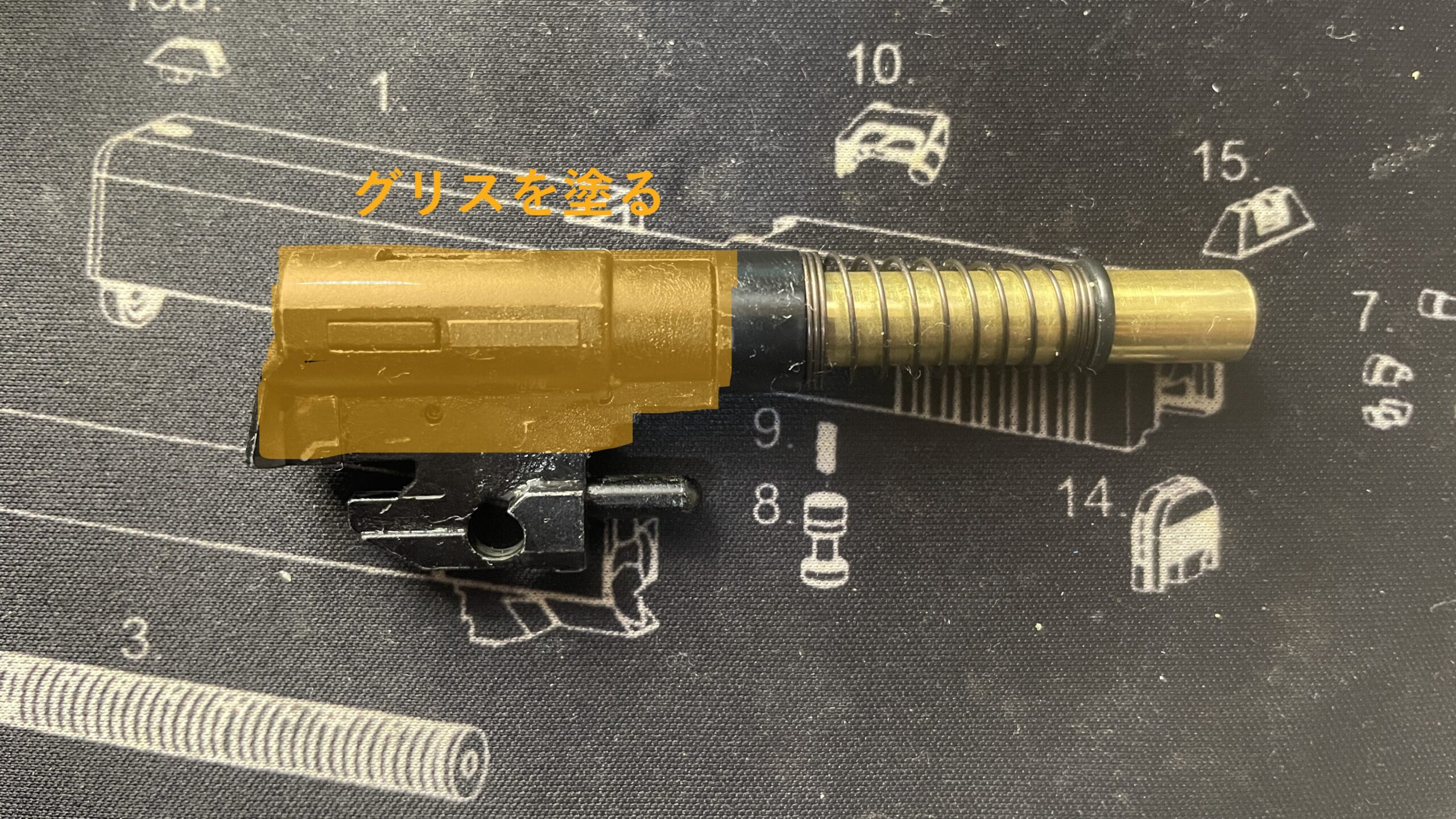 東京マルイ　デトニクス.45 コンバットマスター　ホップチャンバーへのグリス塗布２