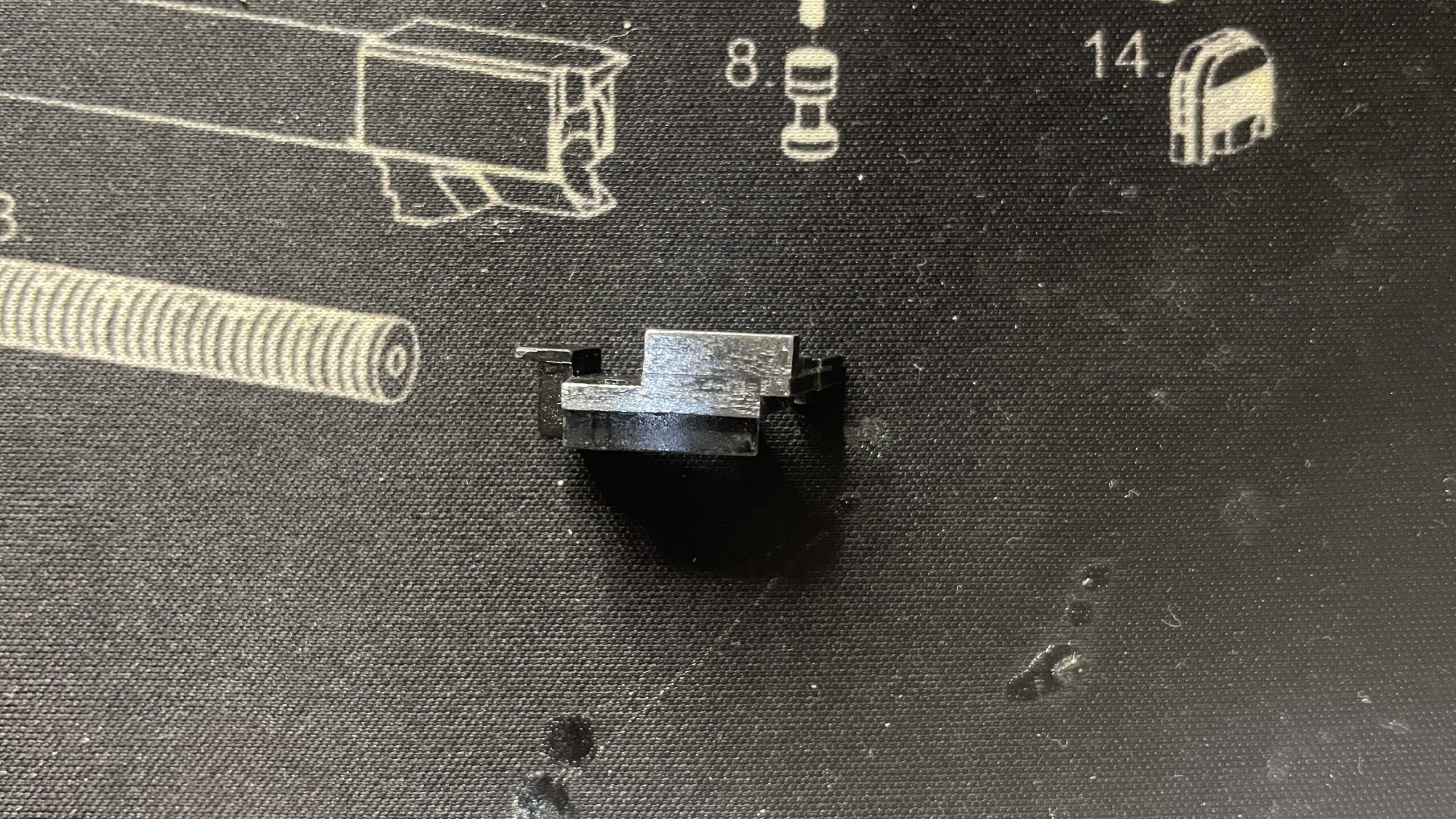 東京マルイ　デトニクス.45 コンバットマスター　インナーフレーム２　研磨