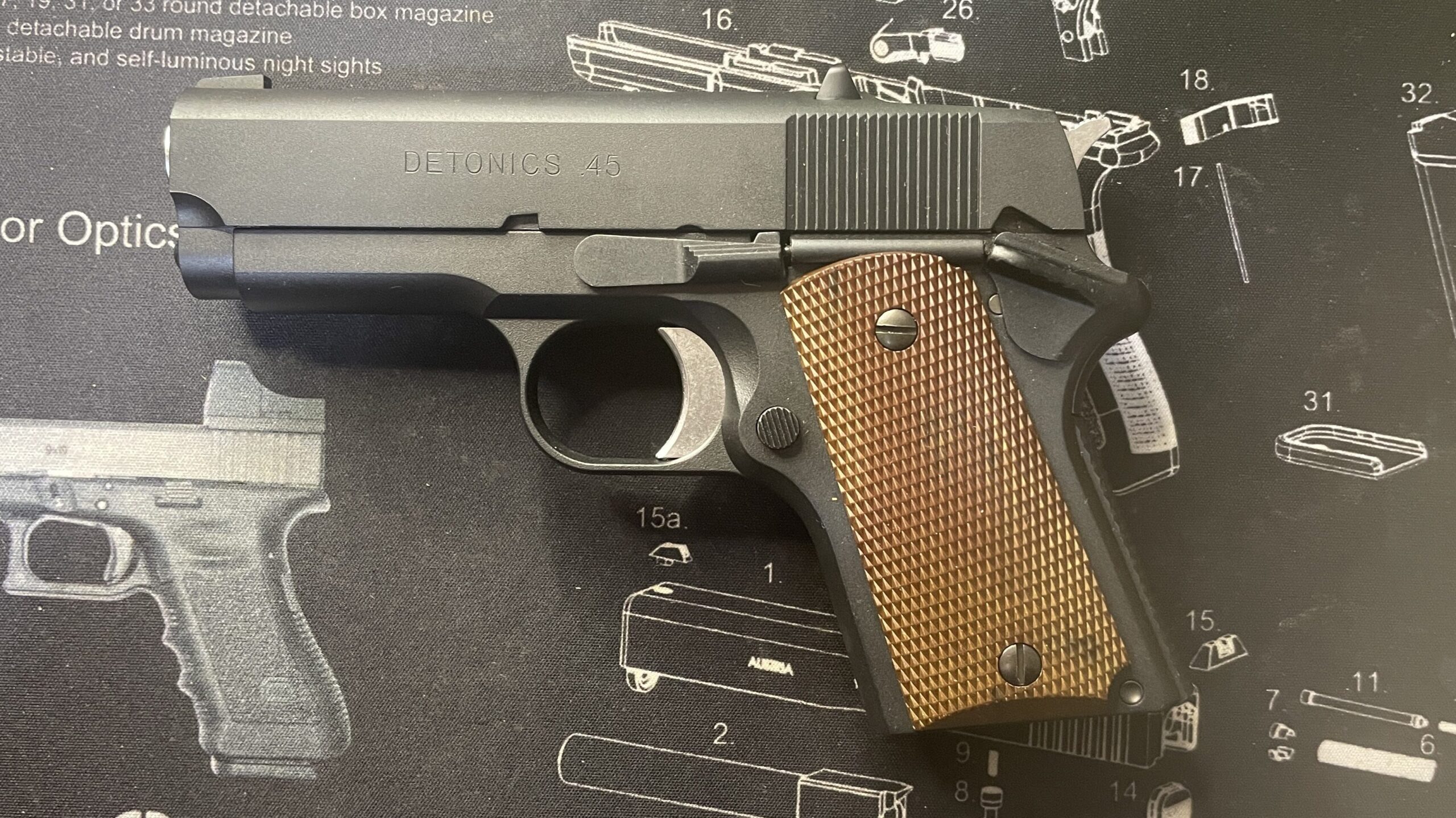 東京マルイ　デトニクス.45 コンバットマスター　左サイド