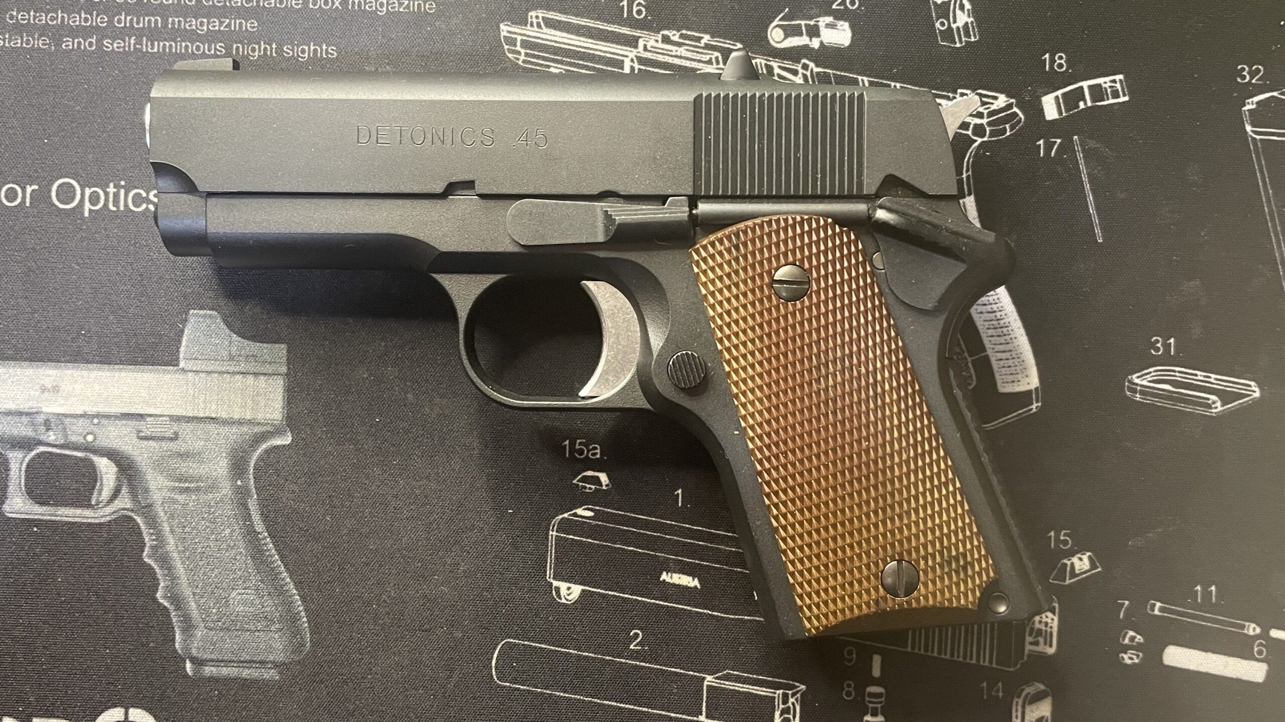 東京マルイ　デトニクス.45 コンバットマスター　左サイド