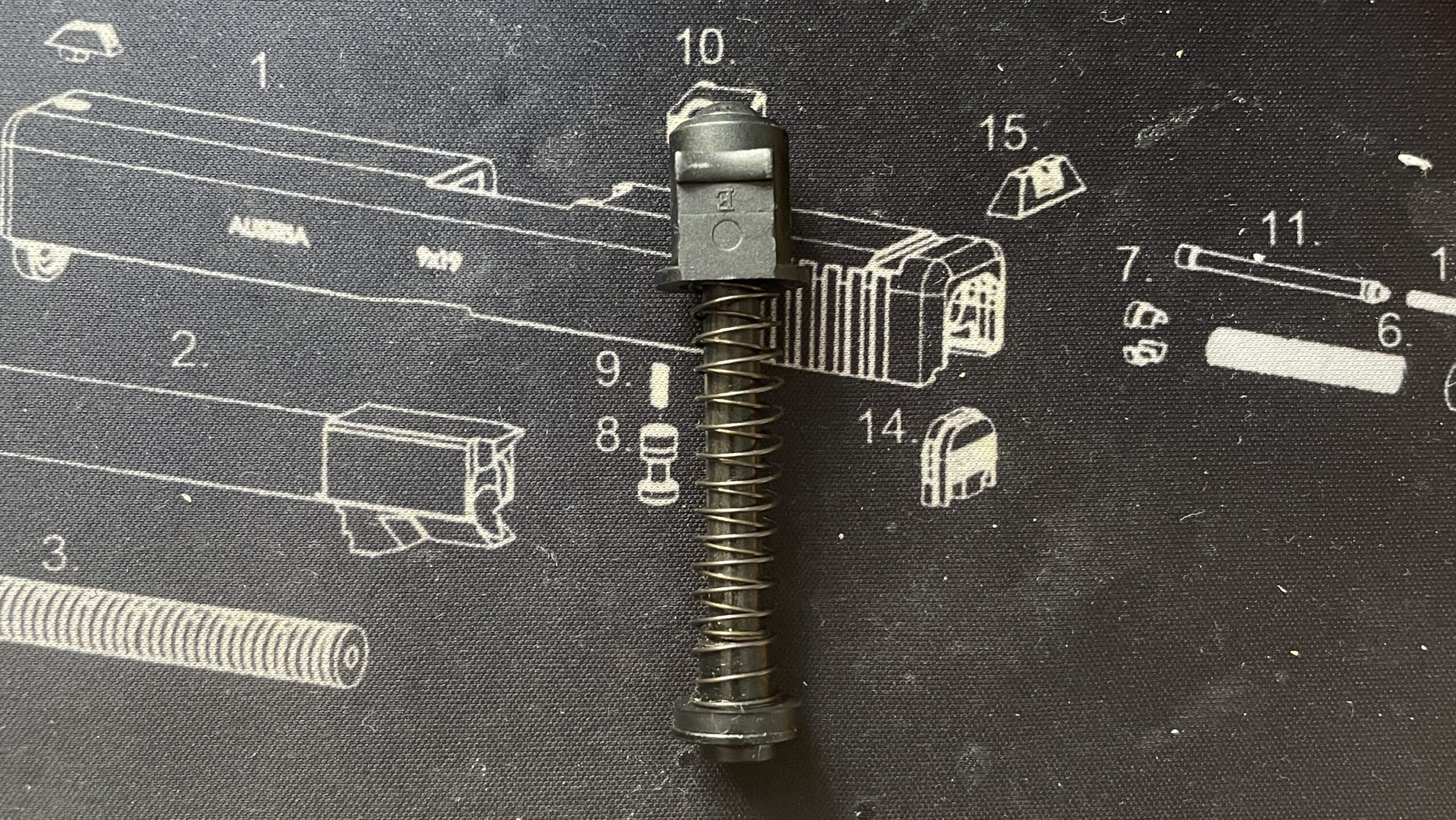 東京マルイ　デトニクス.45 コンバットマスター　リコイルスプリングの準備