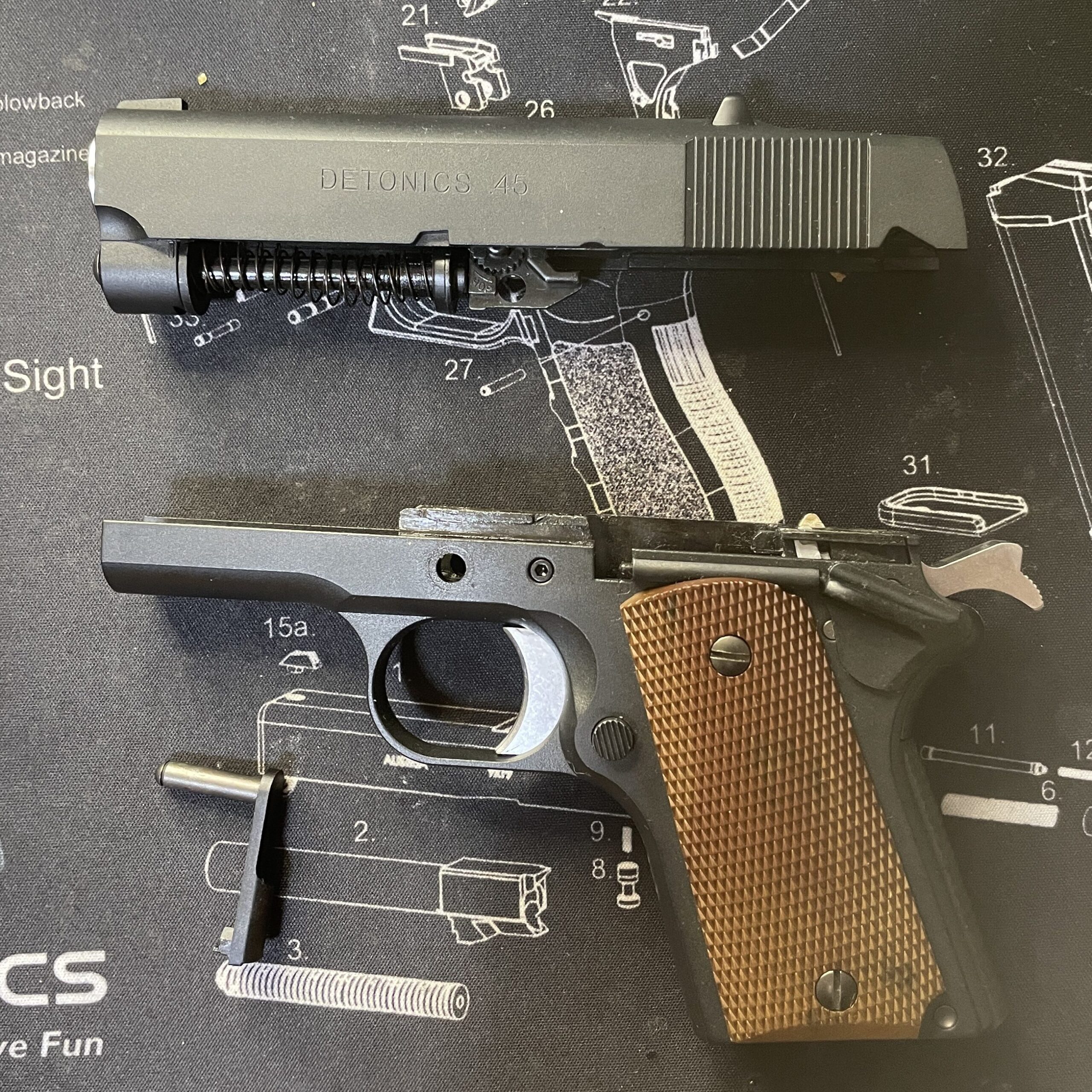 東京マルイ　デトニクス.45　スライド取り外し