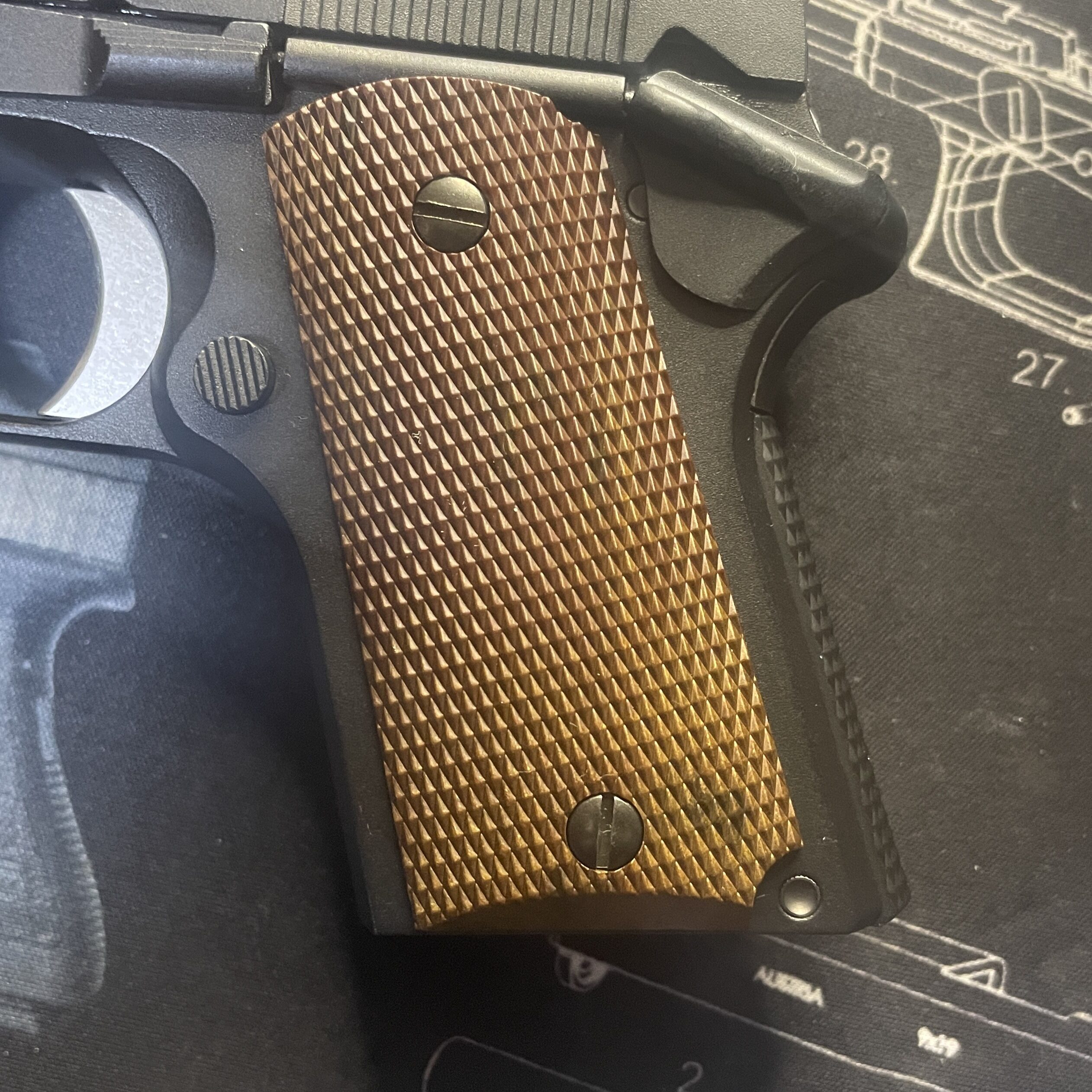 東京マルイ　デトニクス.45 コンバットマスター　グリップ