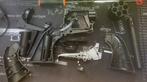 東京マルイ　SAA.45 アーティラリー　分解とメカニズム解説